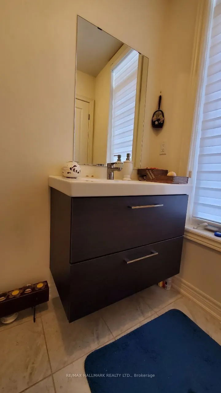 19 Chouinard Way, ##Main&2nd