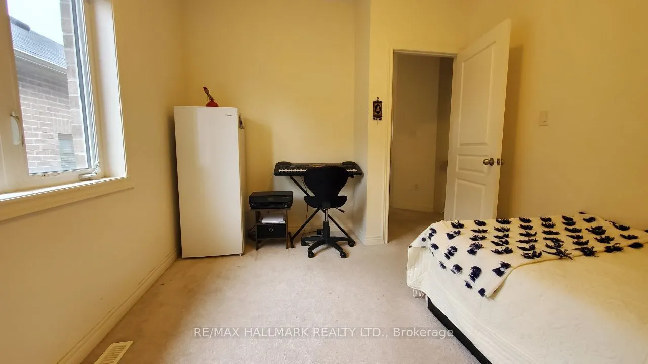 19 Chouinard Way, ##Main&2nd