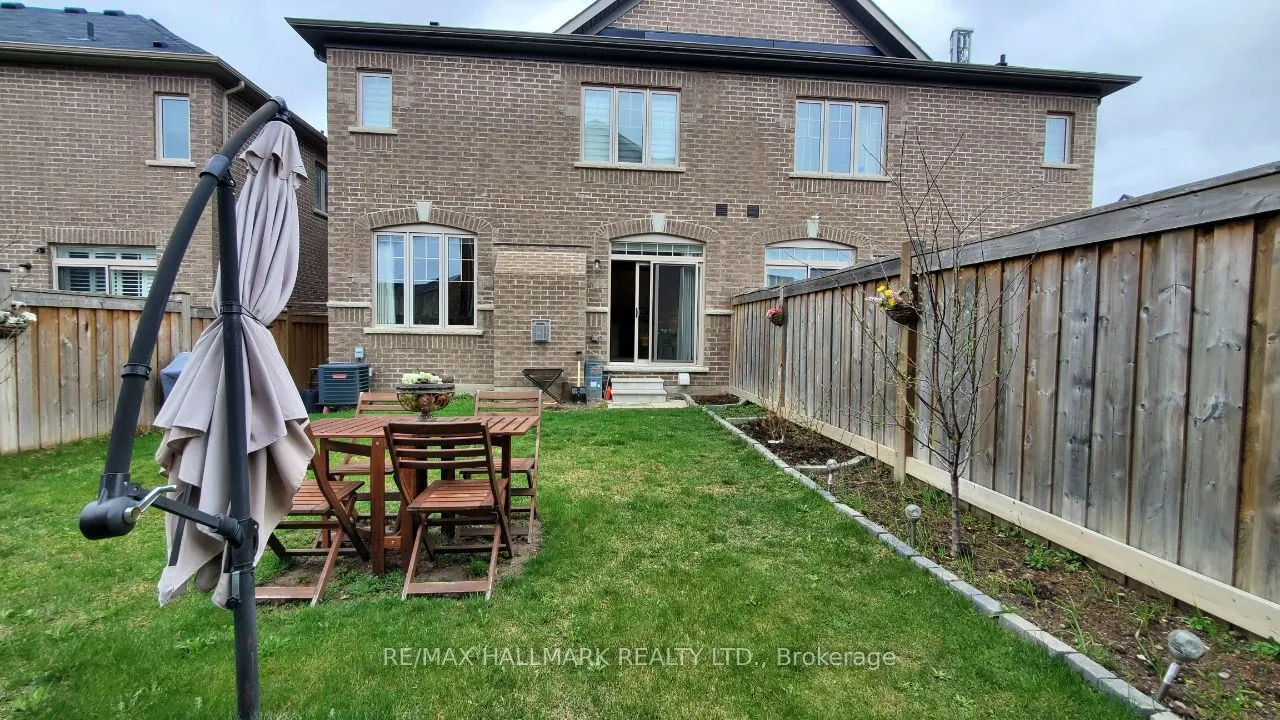 19 Chouinard Way, ##Main&2nd