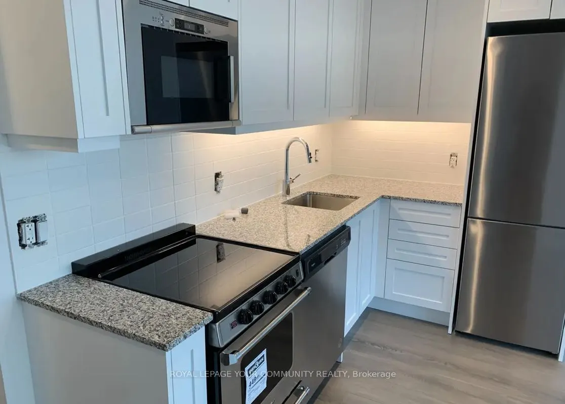 20 Gatineau Drive, #404