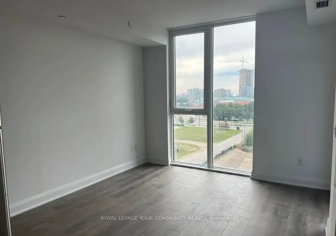 20 Gatineau Drive, #404