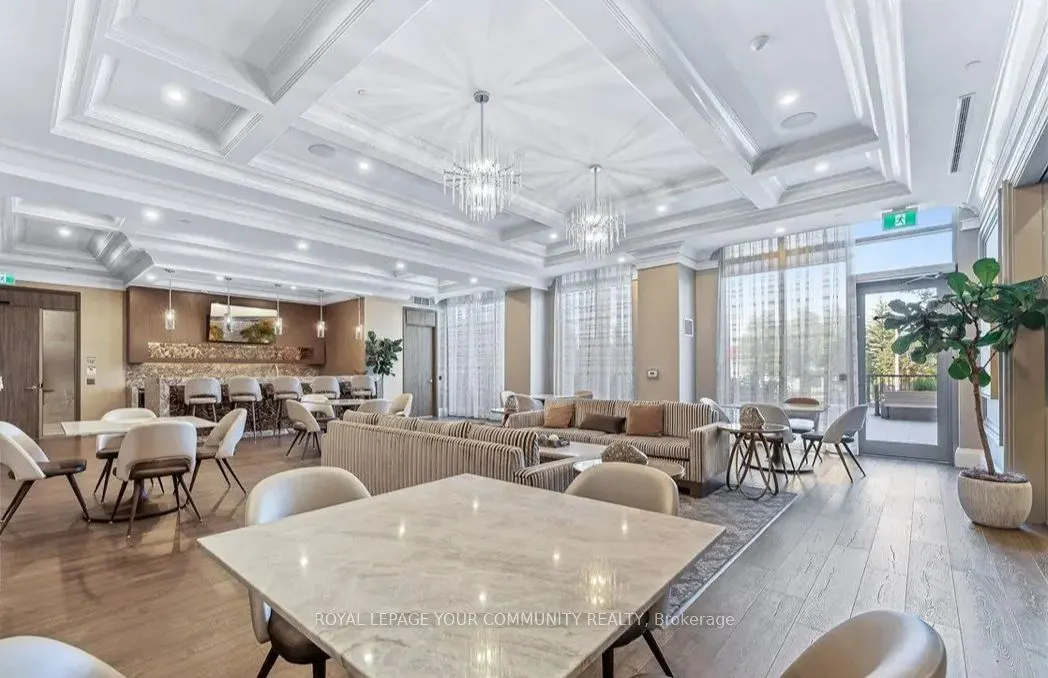 20 Gatineau Drive, #404