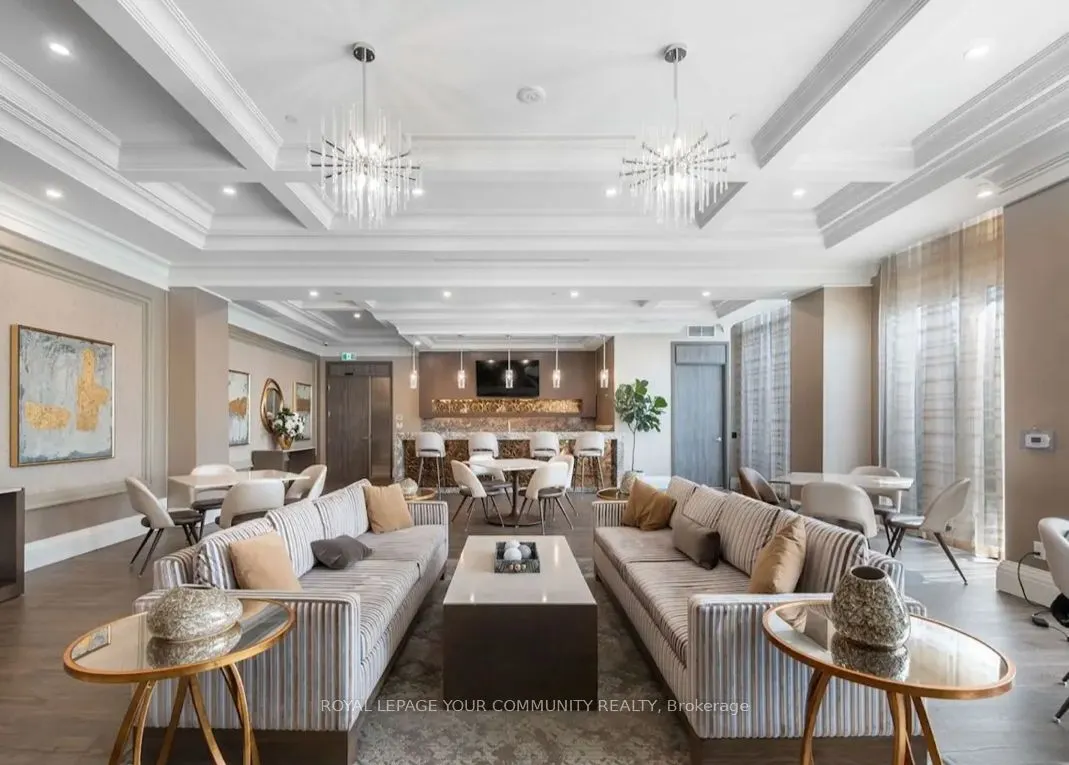 20 Gatineau Drive, #404