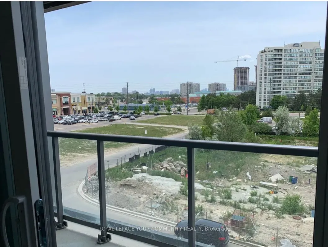 20 Gatineau Drive, #404