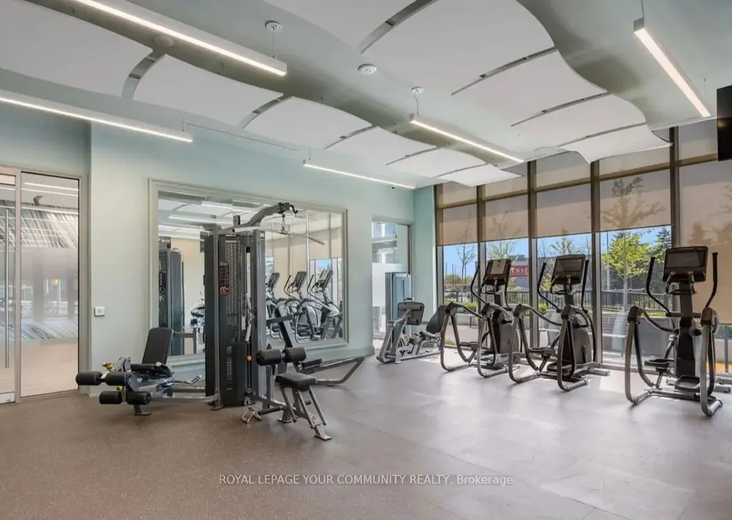 20 Gatineau Drive, #404