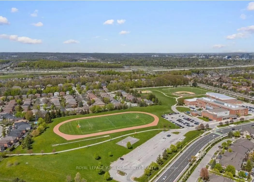 20 Gatineau Drive, #404