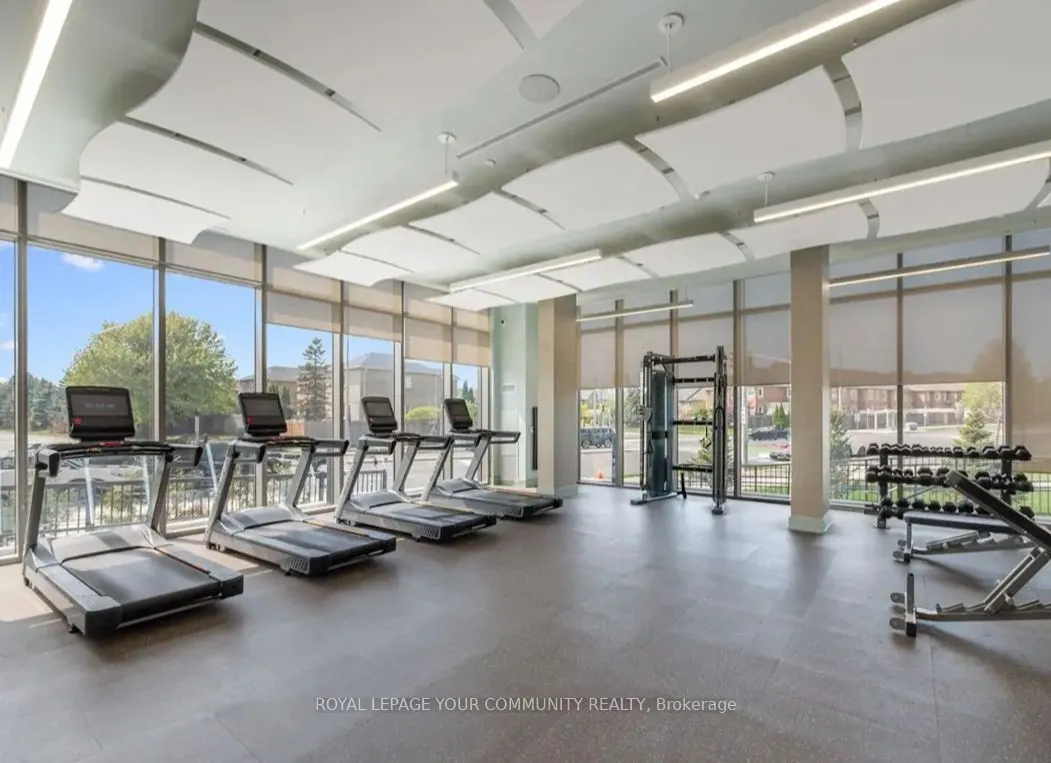 20 Gatineau Drive, #404