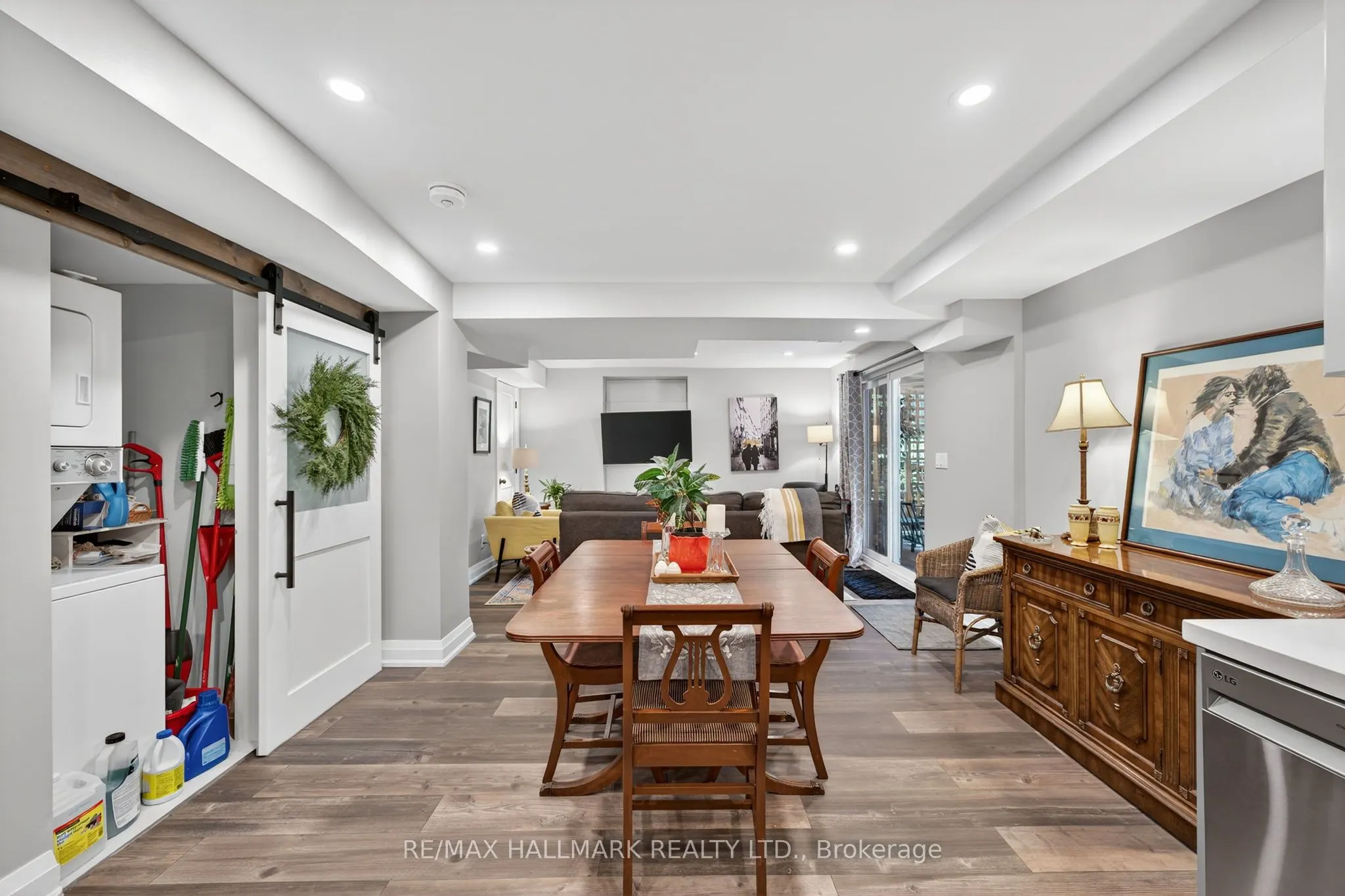 101 Old Surrey Lane Lane