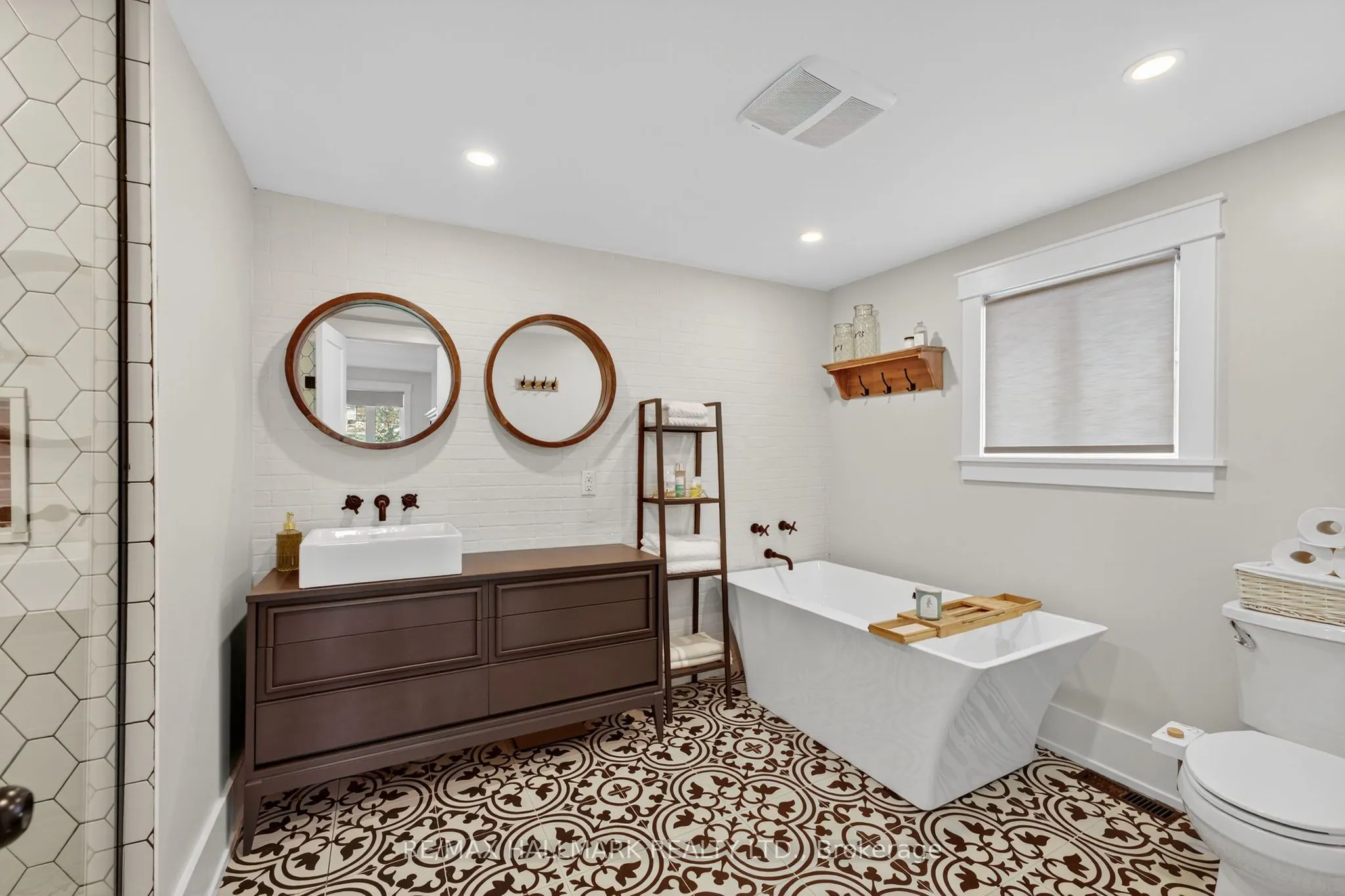 101 Old Surrey Lane Lane