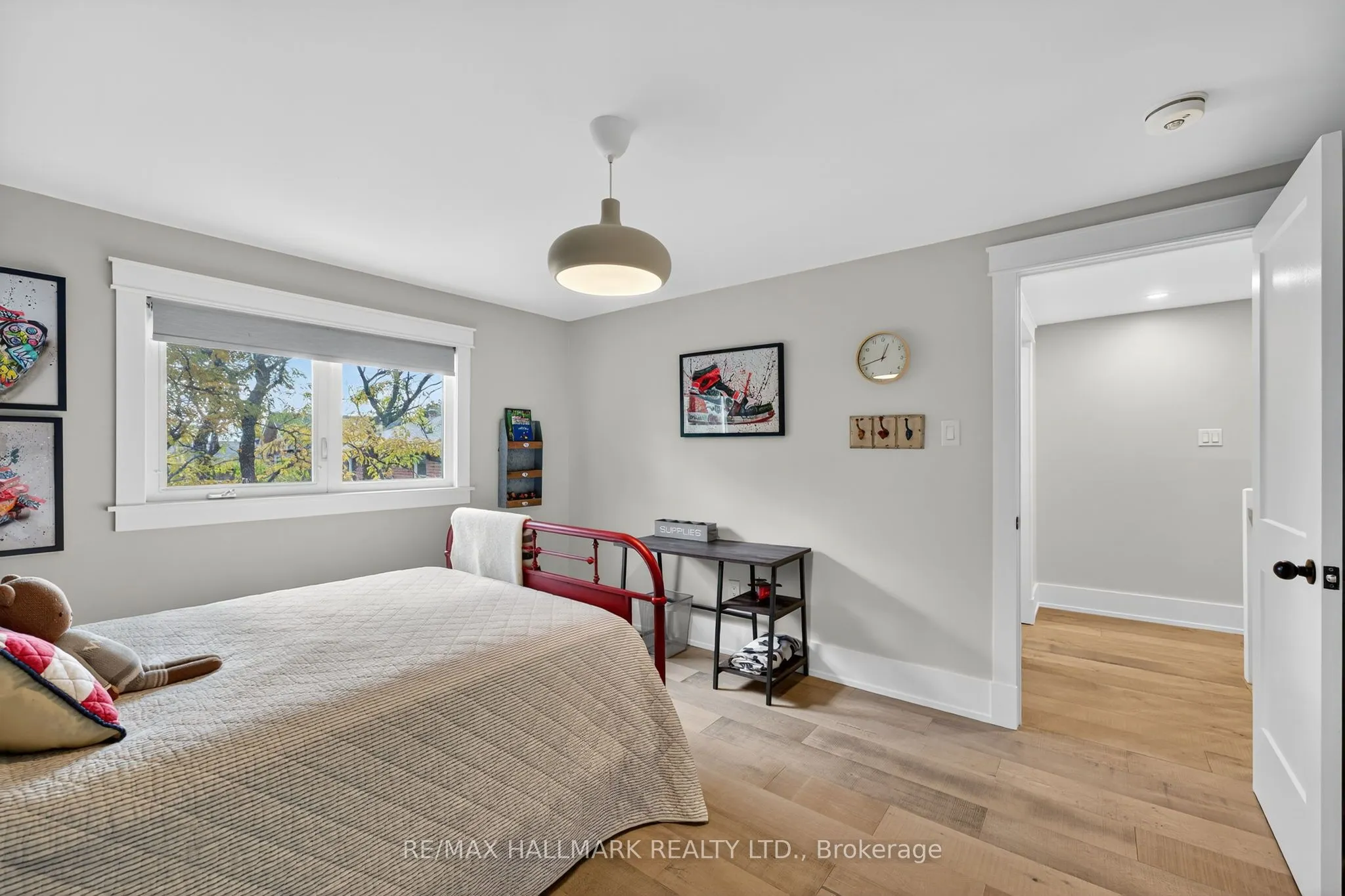 101 Old Surrey Lane Lane