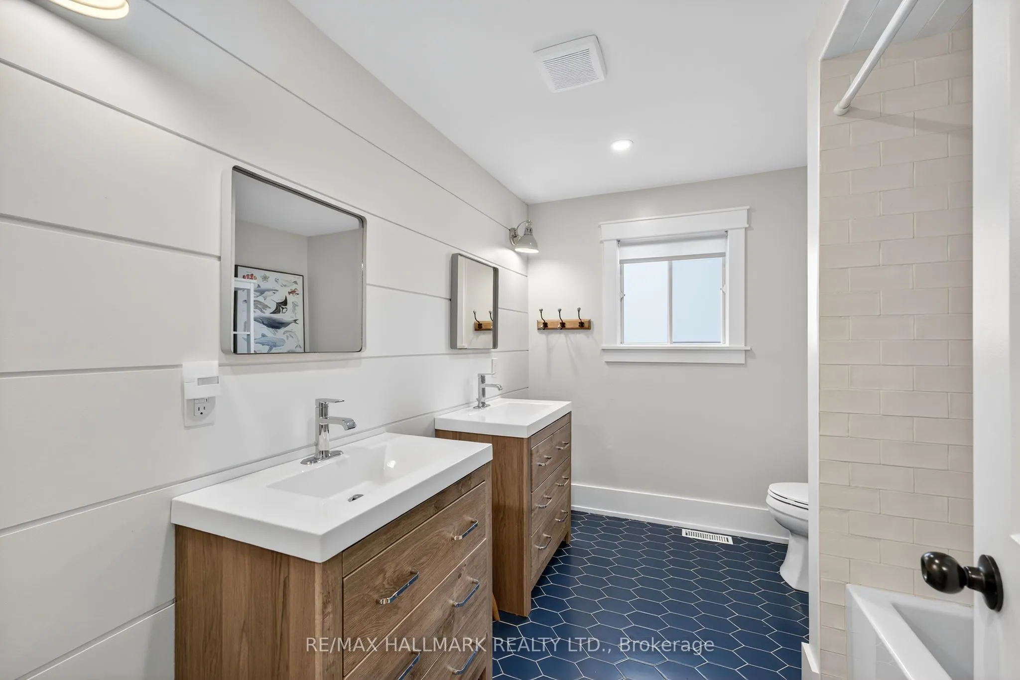 101 Old Surrey Lane Lane