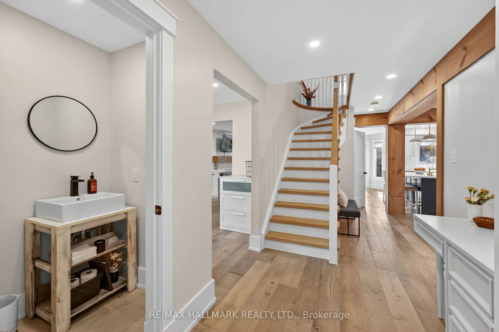 101 Old Surrey Lane Lane