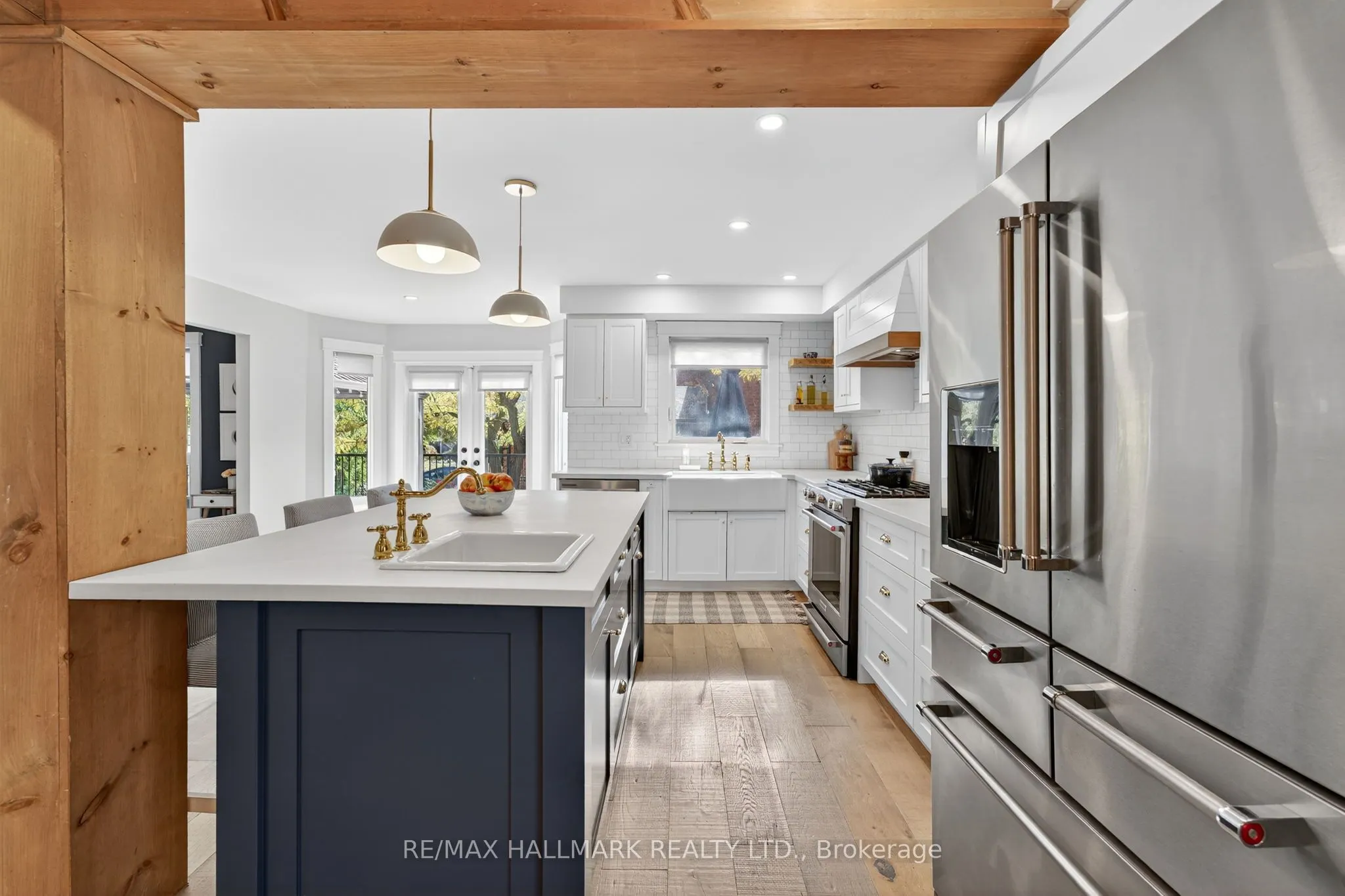 101 Old Surrey Lane Lane