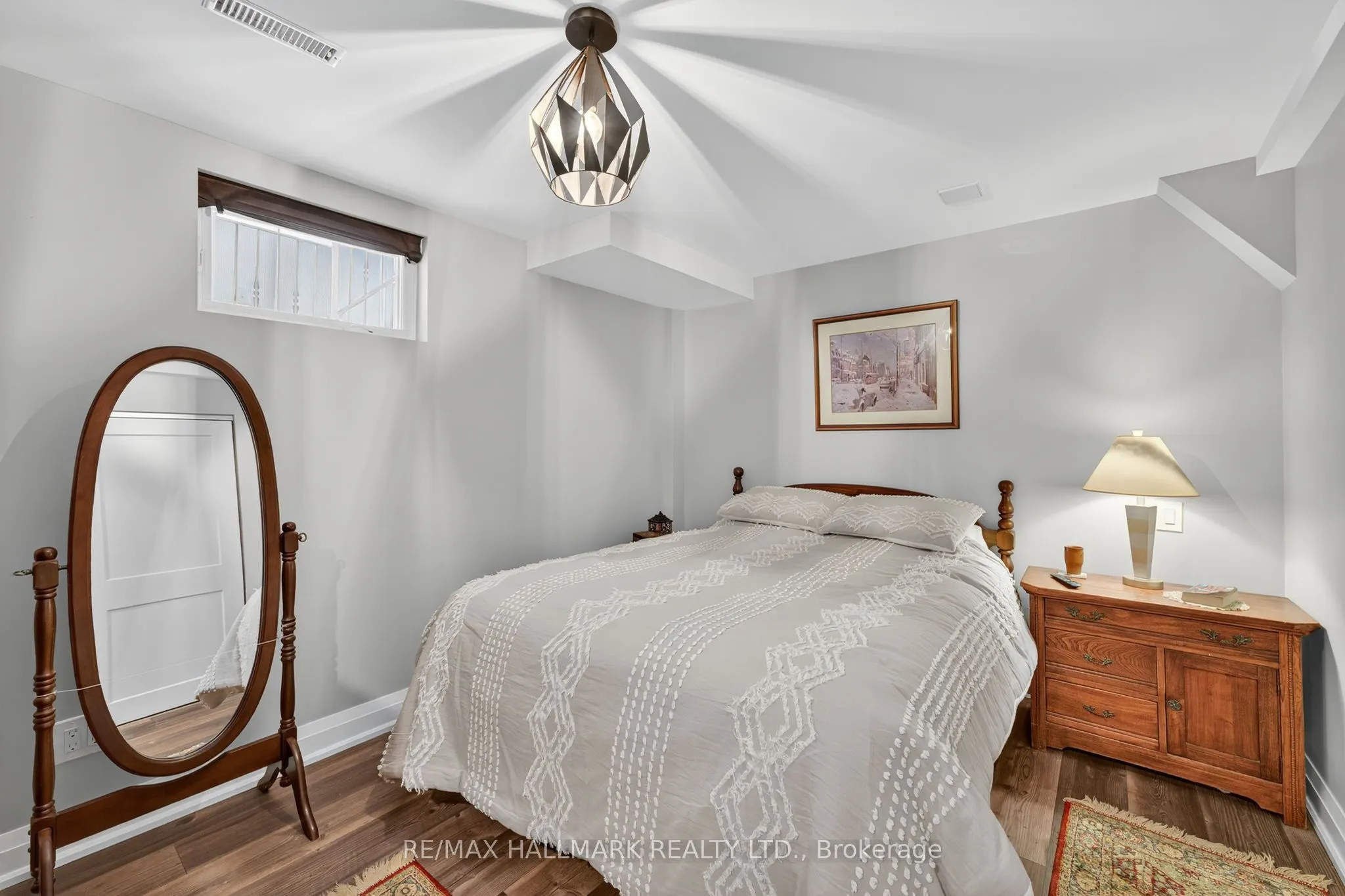 101 Old Surrey Lane Lane