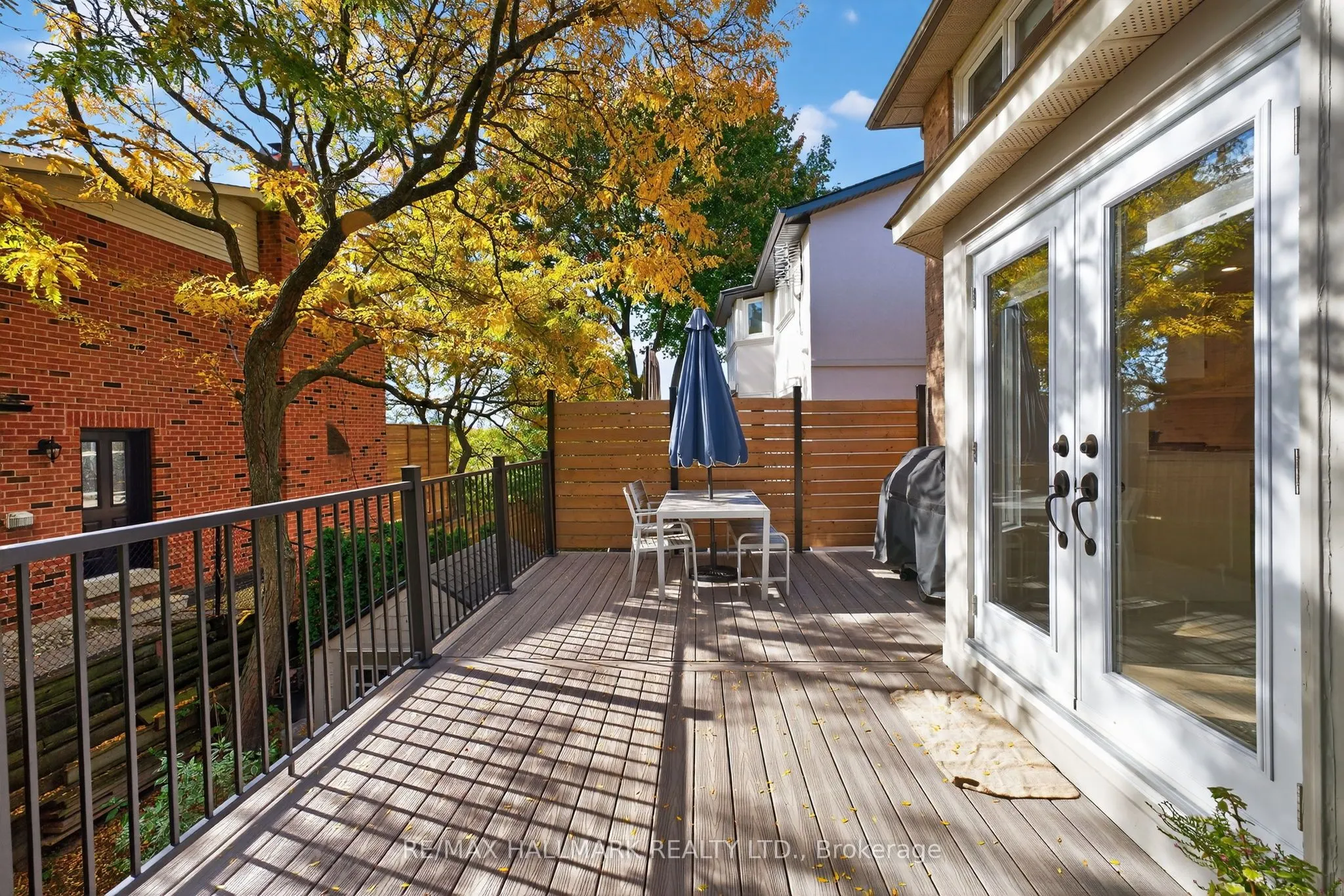 101 Old Surrey Lane Lane