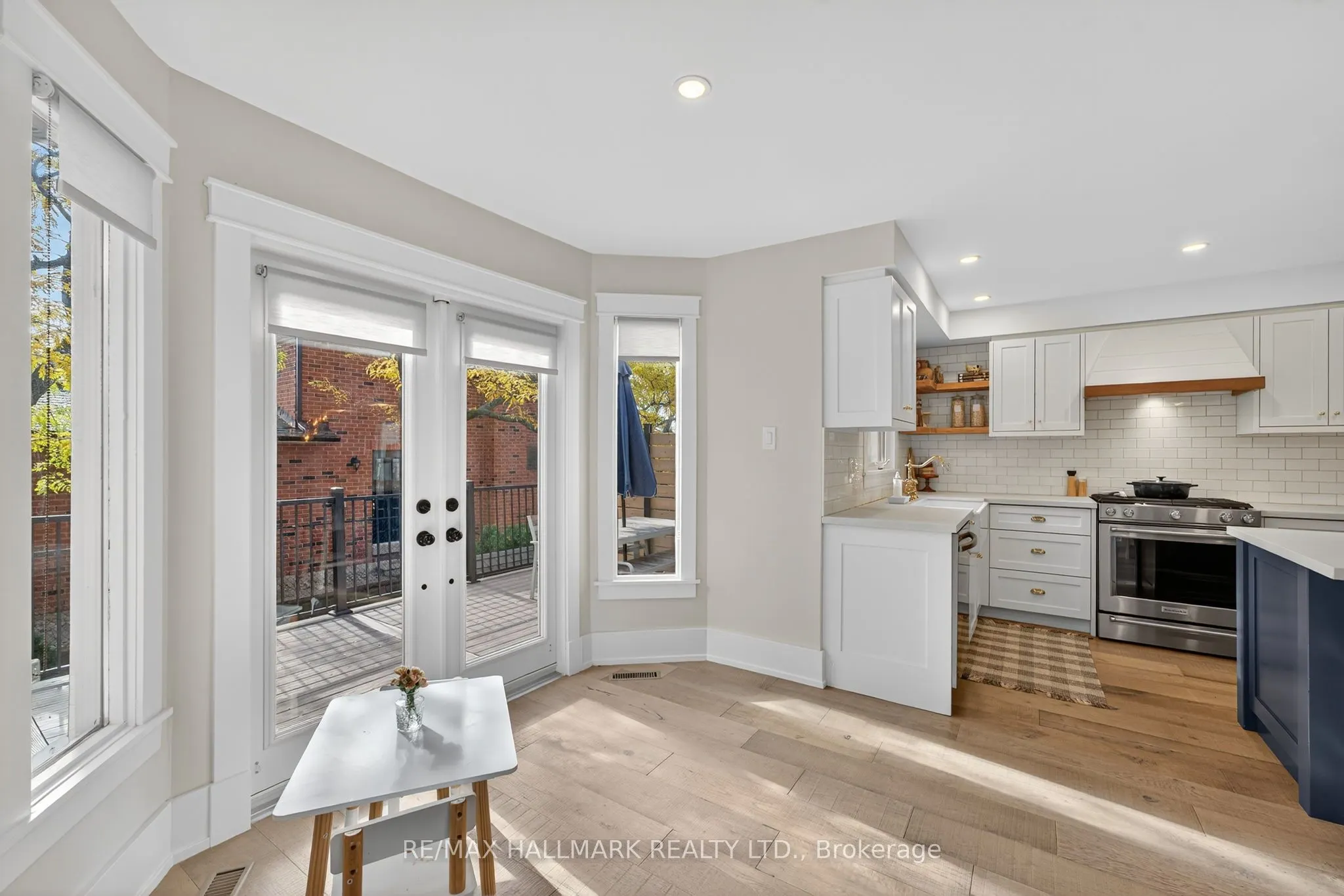 101 Old Surrey Lane Lane