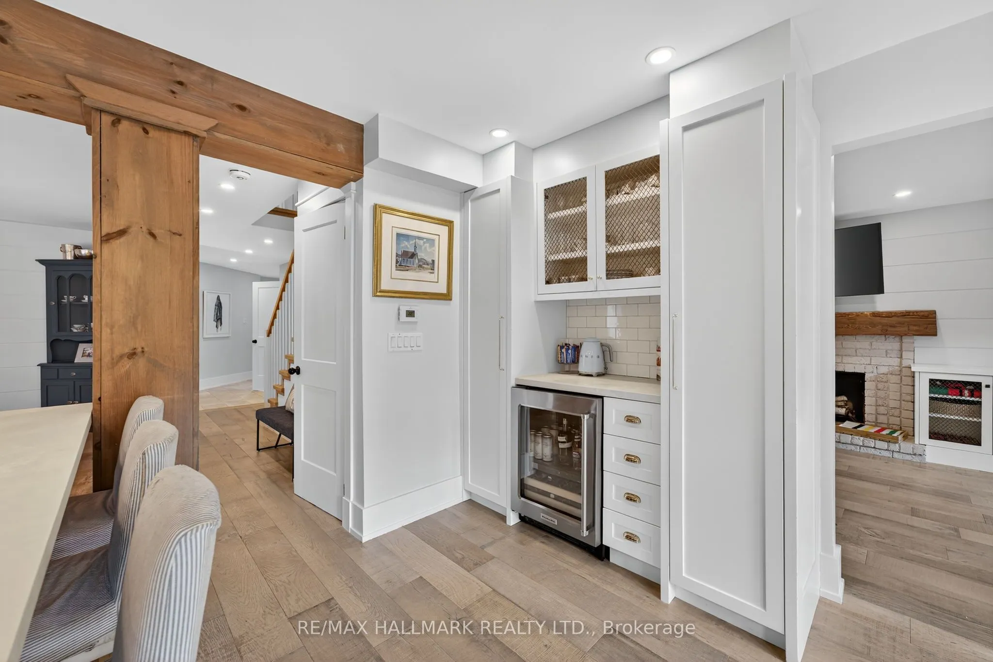 101 Old Surrey Lane Lane