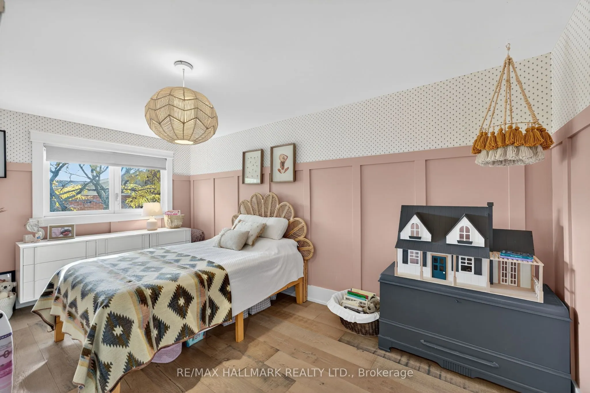 101 Old Surrey Lane Lane