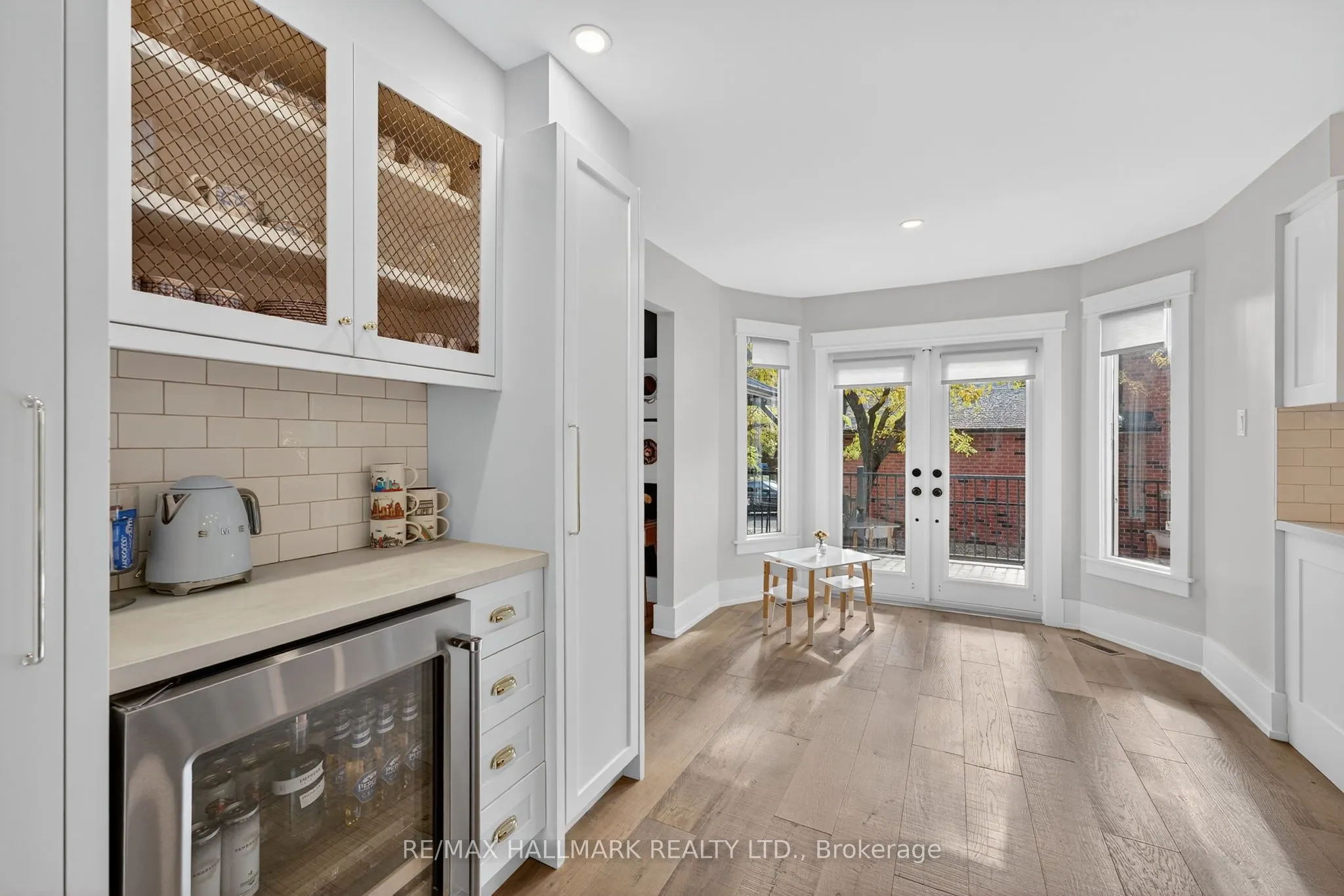 101 Old Surrey Lane Lane