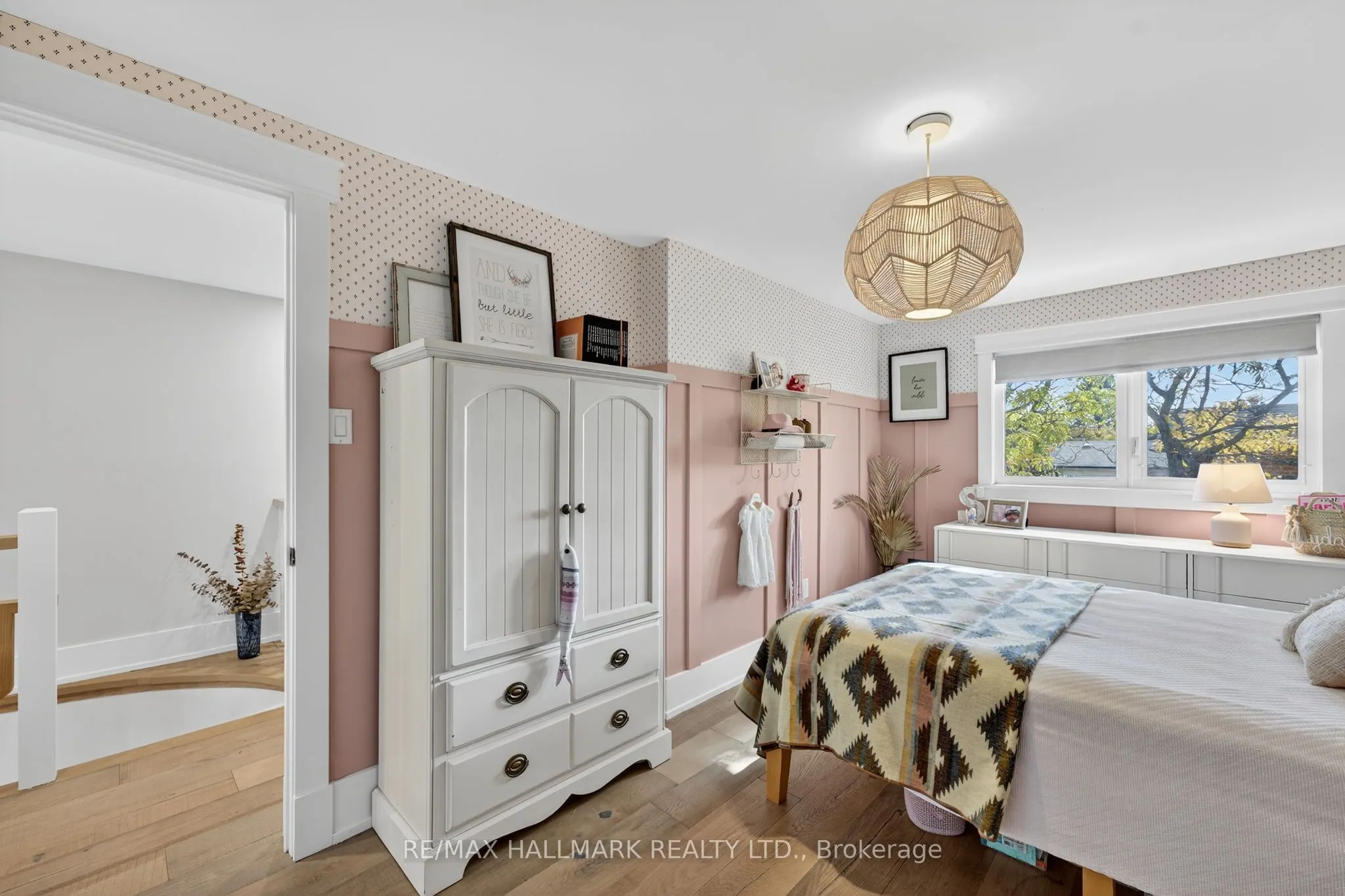 101 Old Surrey Lane Lane