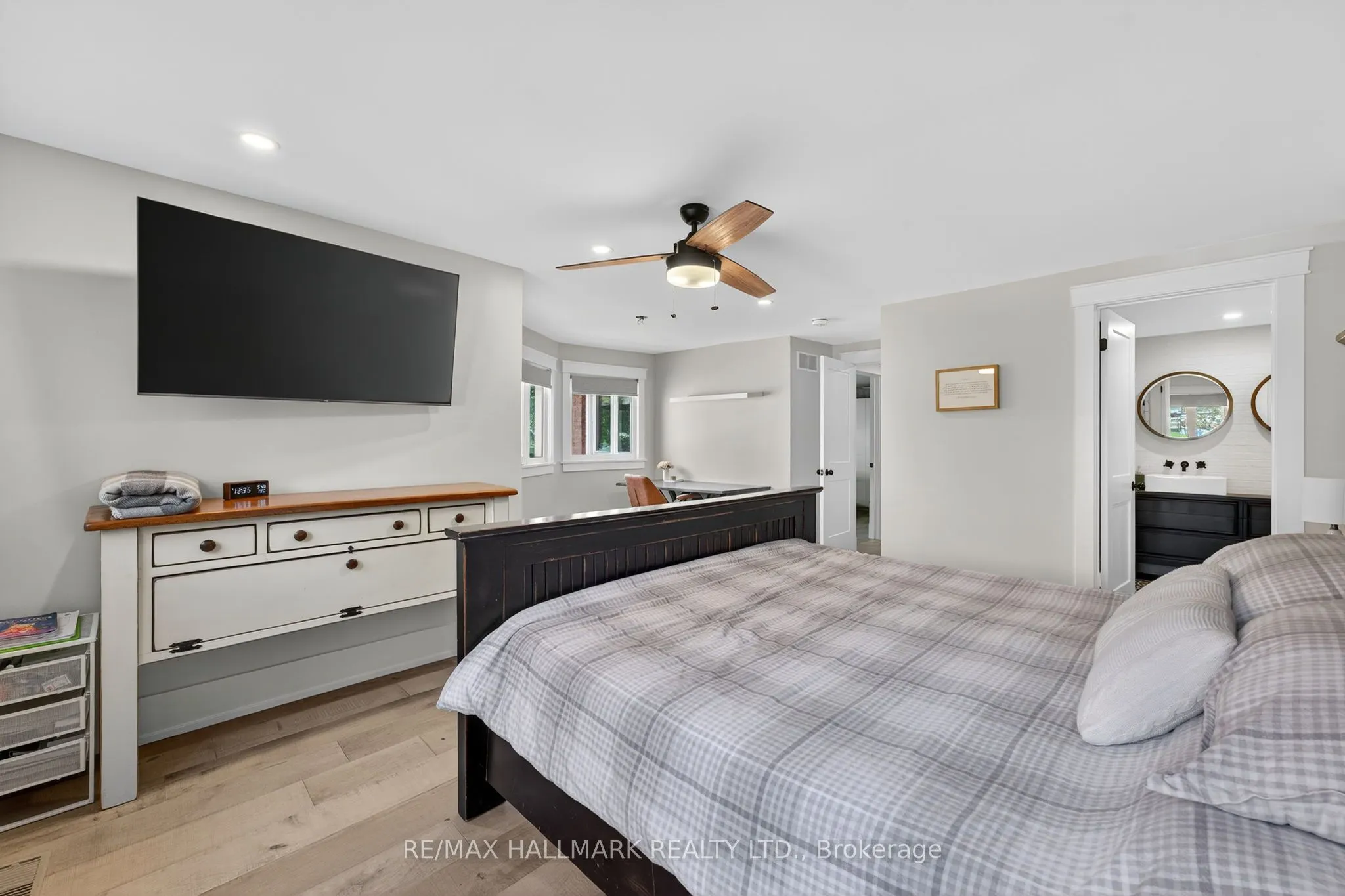 101 Old Surrey Lane Lane