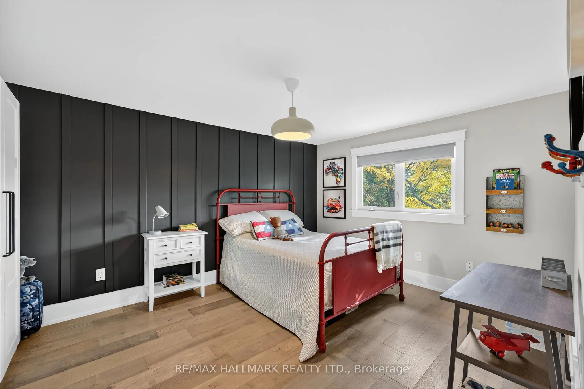 101 Old Surrey Lane Lane