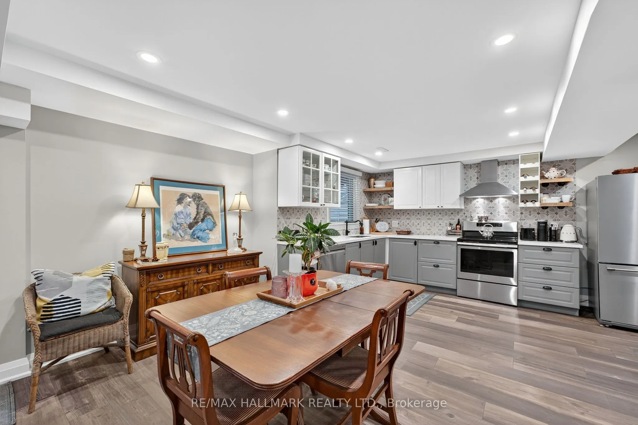 101 Old Surrey Lane Lane