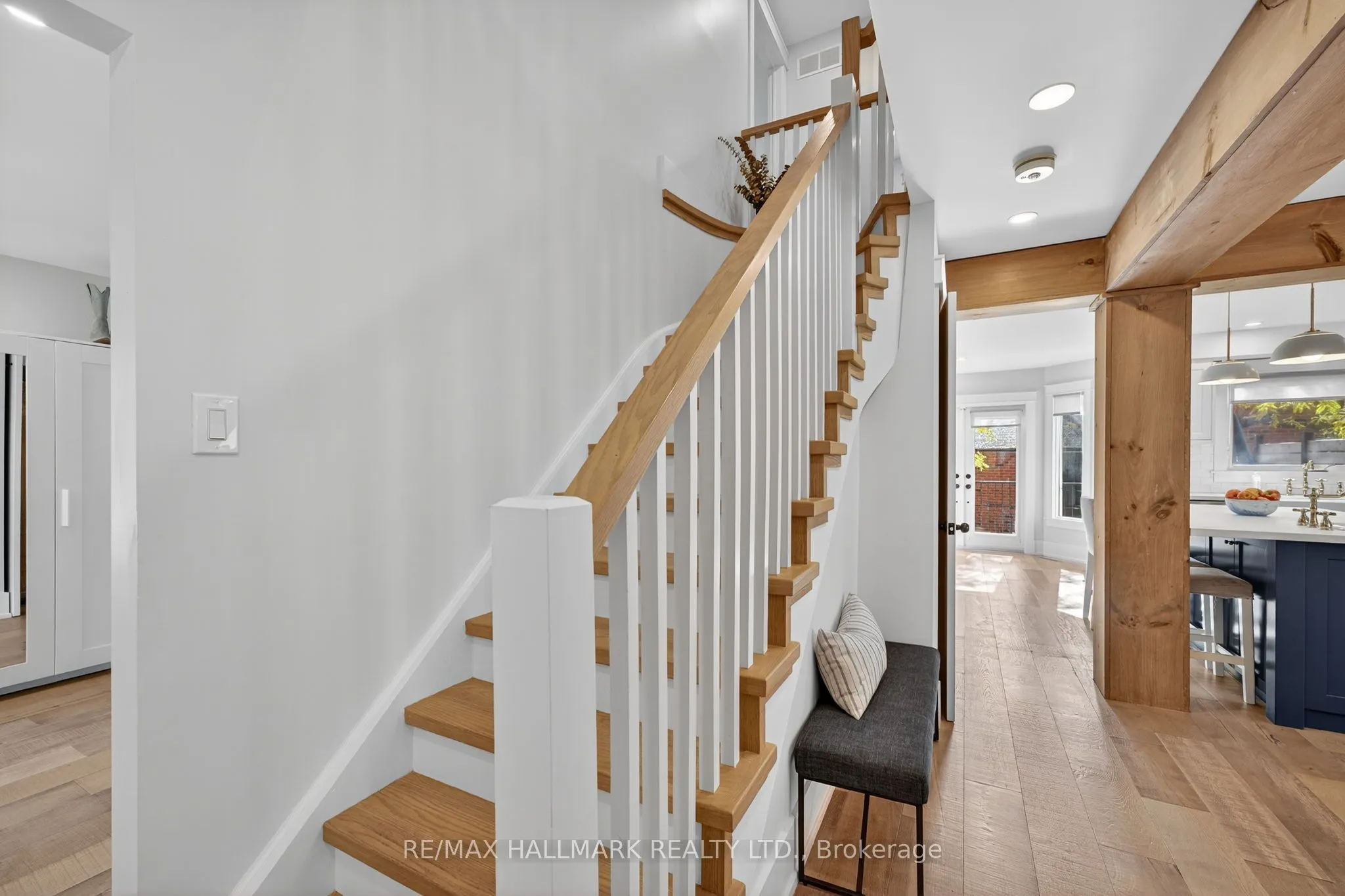 101 Old Surrey Lane Lane