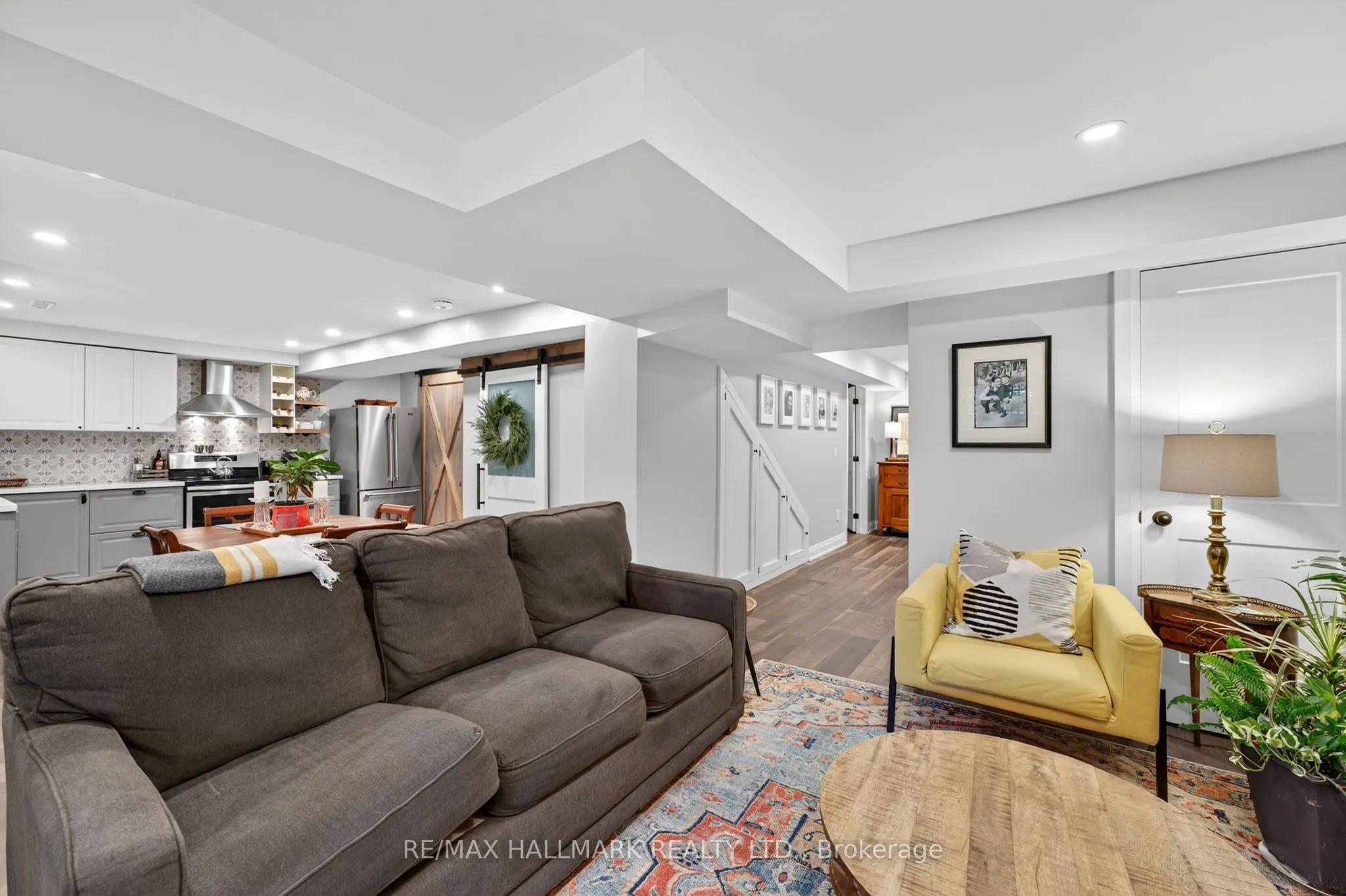 101 Old Surrey Lane Lane