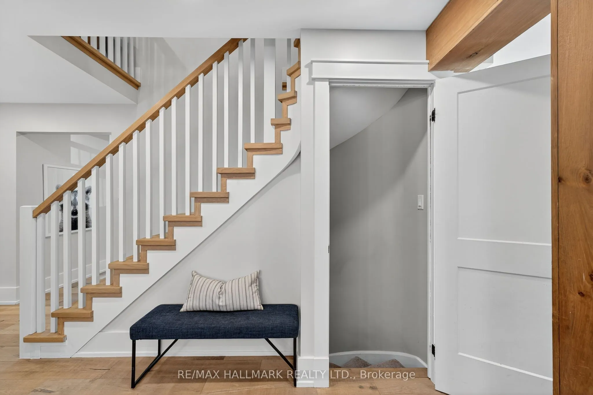 101 Old Surrey Lane Lane