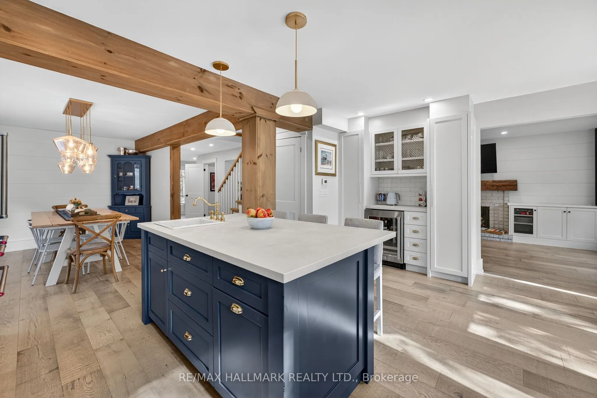 101 Old Surrey Lane Lane