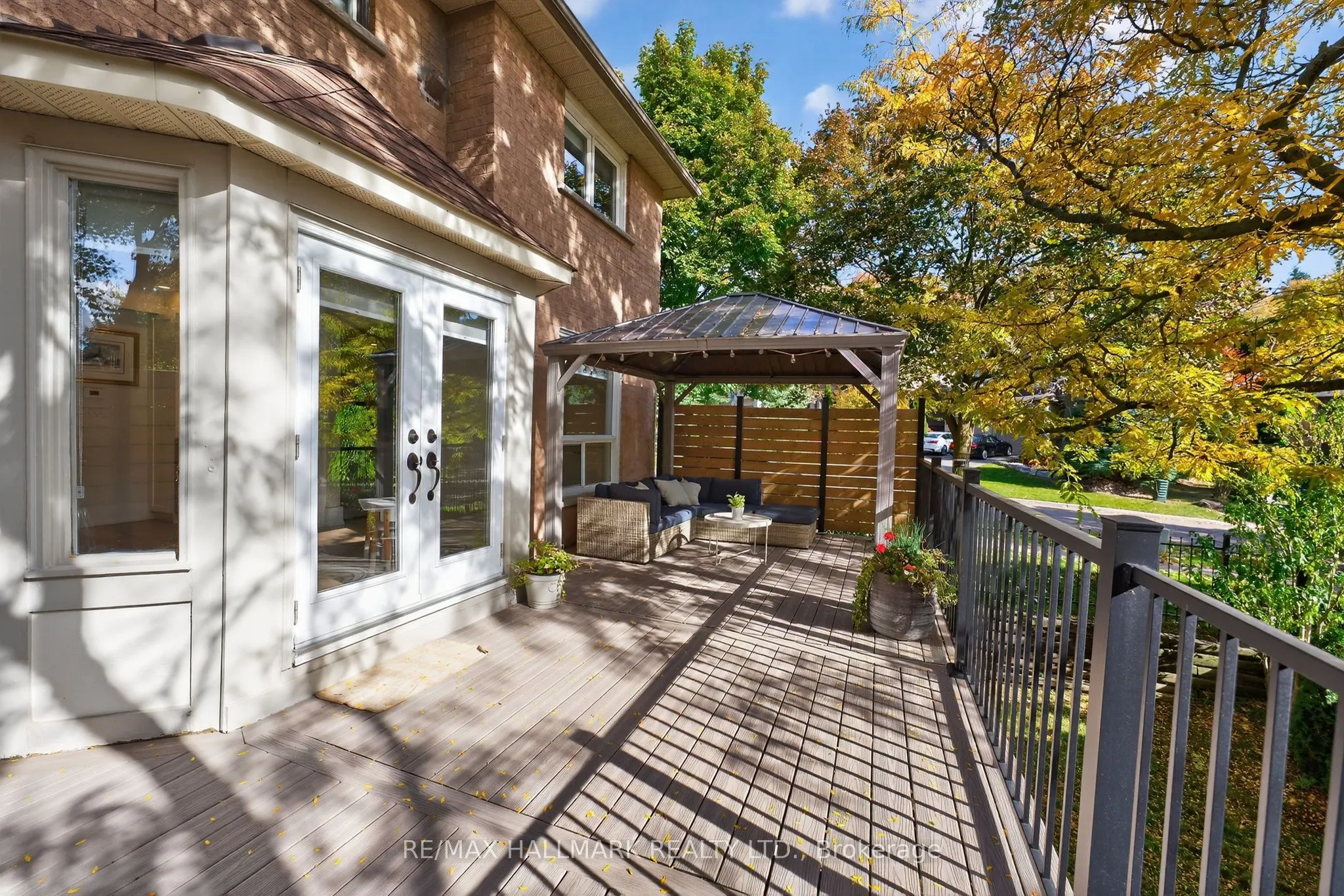 101 Old Surrey Lane Lane