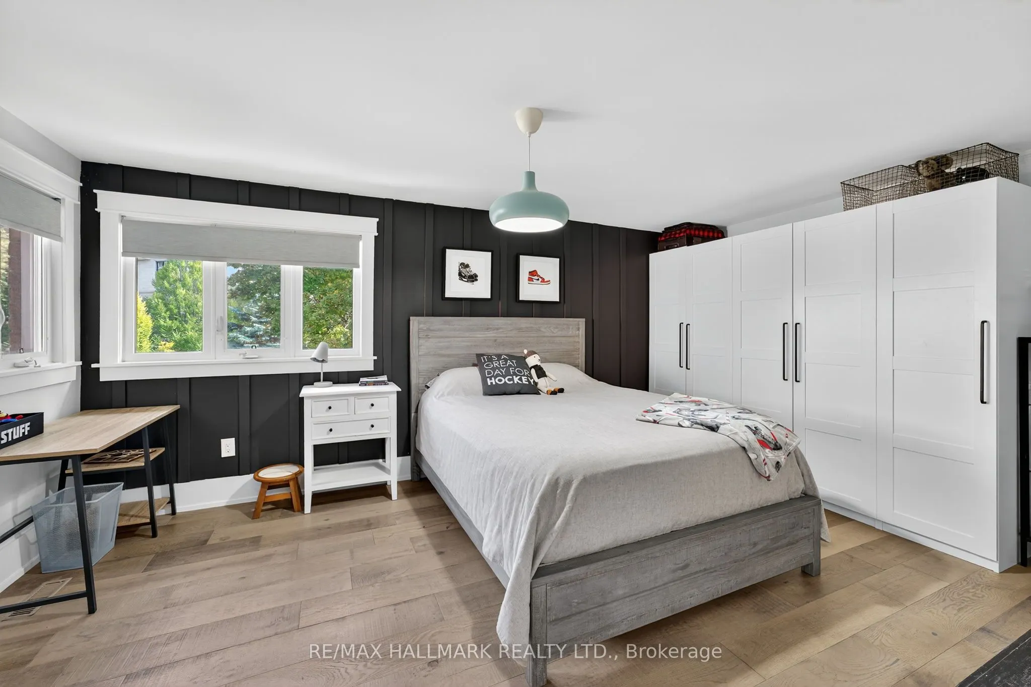 101 Old Surrey Lane Lane