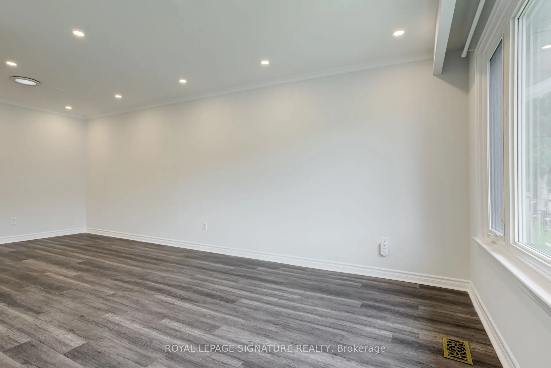 144 Willow Lane, #Main