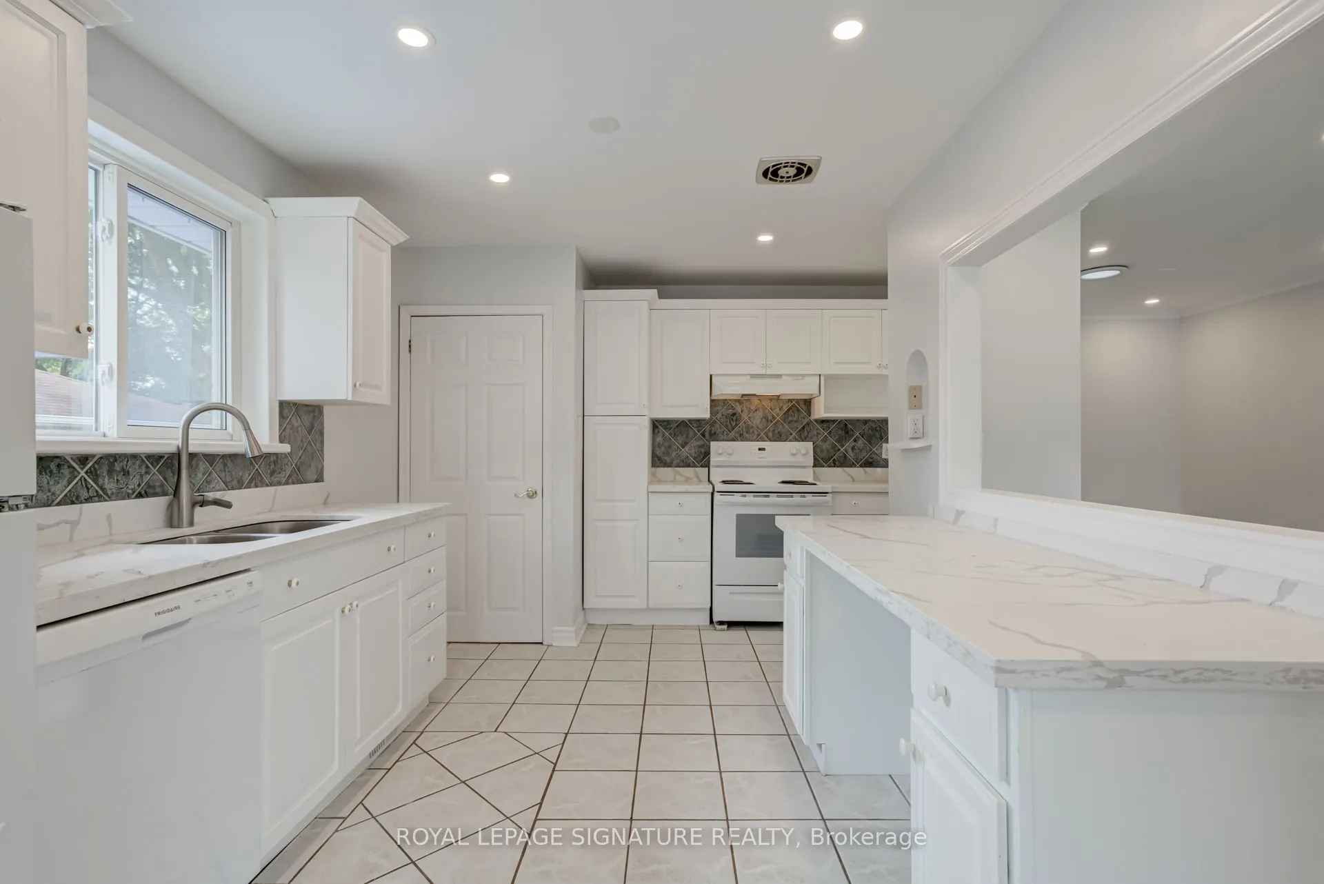 144 Willow Lane, #Main