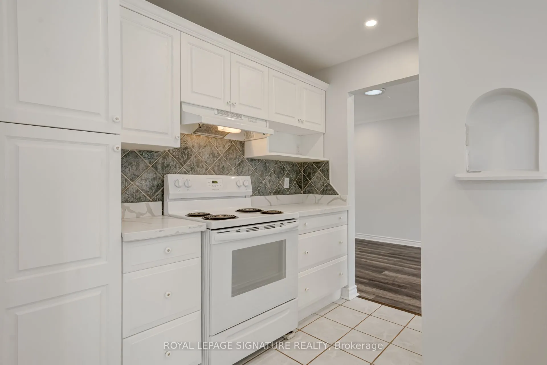 144 Willow Lane, #Main