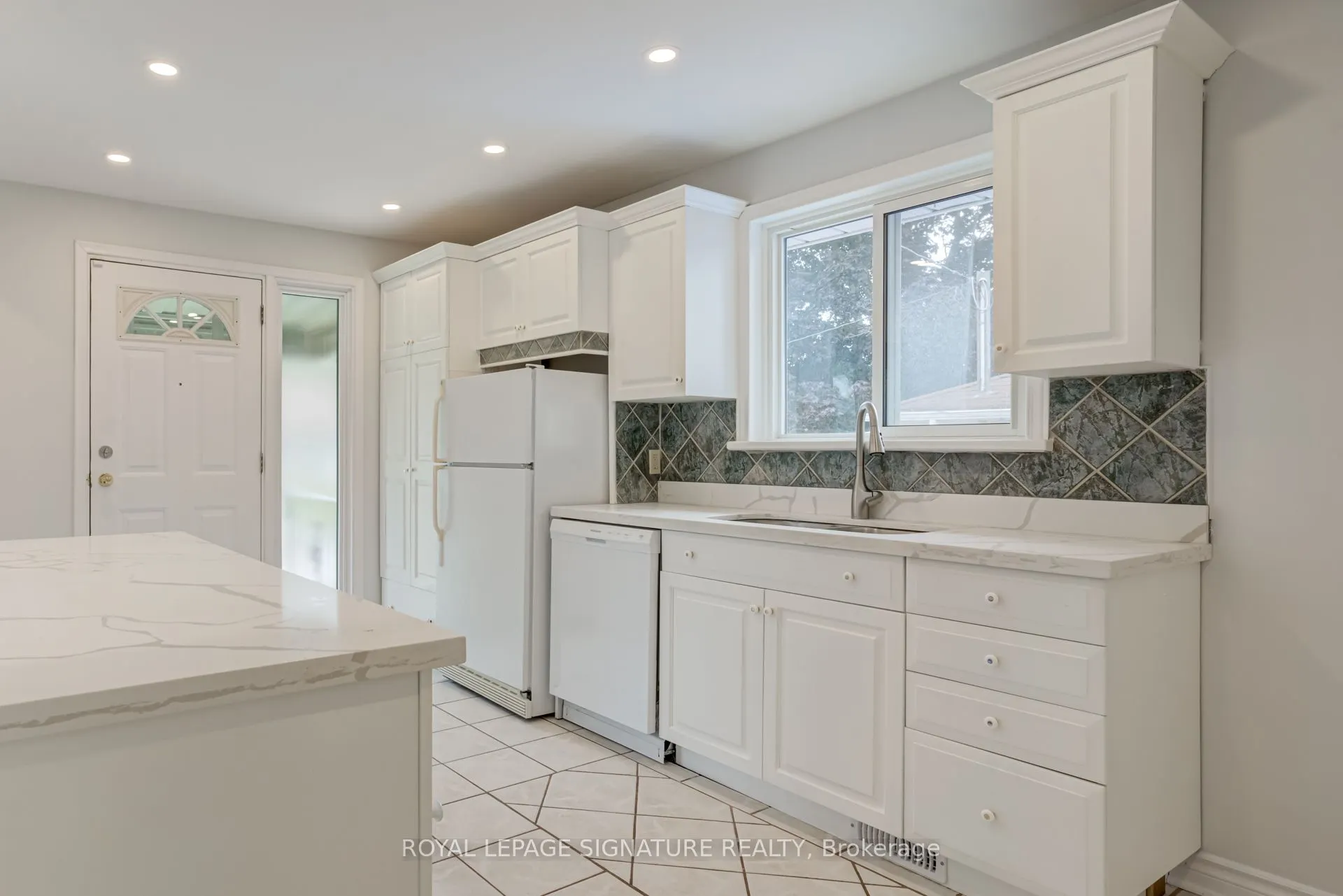 144 Willow Lane, #Main