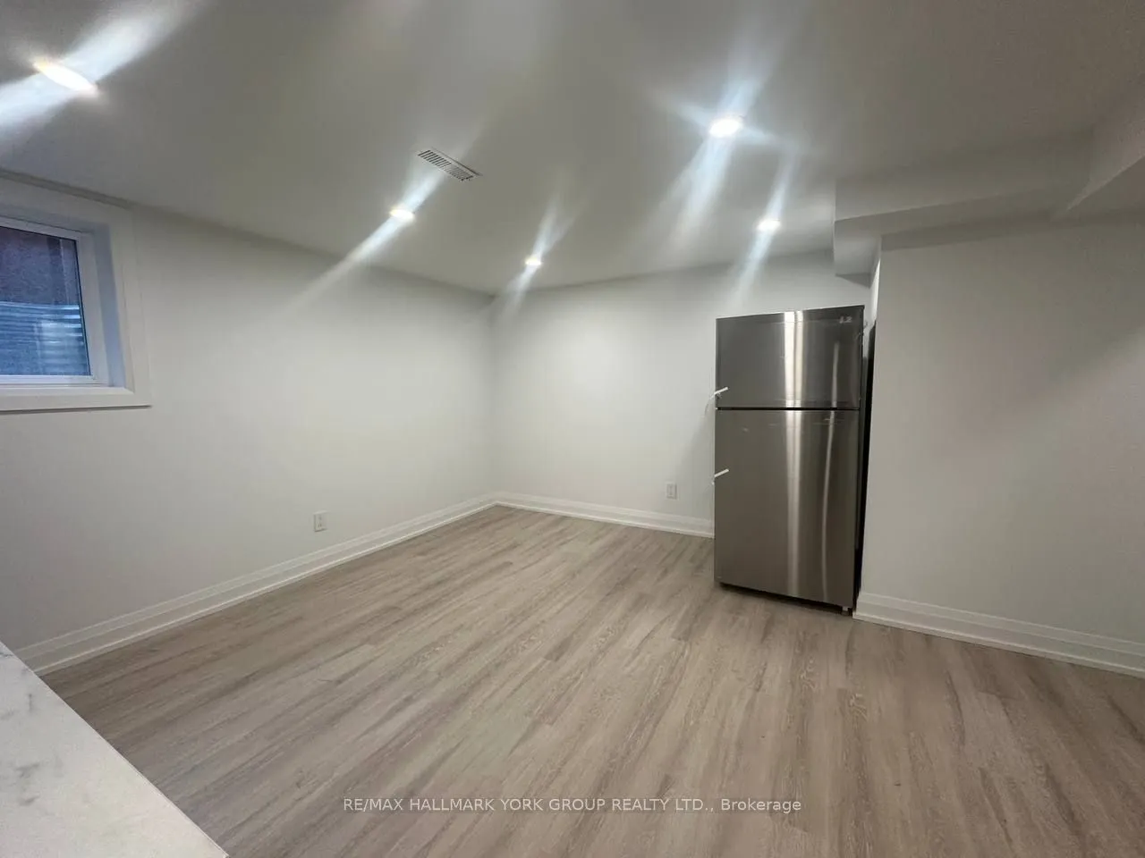 106 Woodpark Place E, #BASEMENT