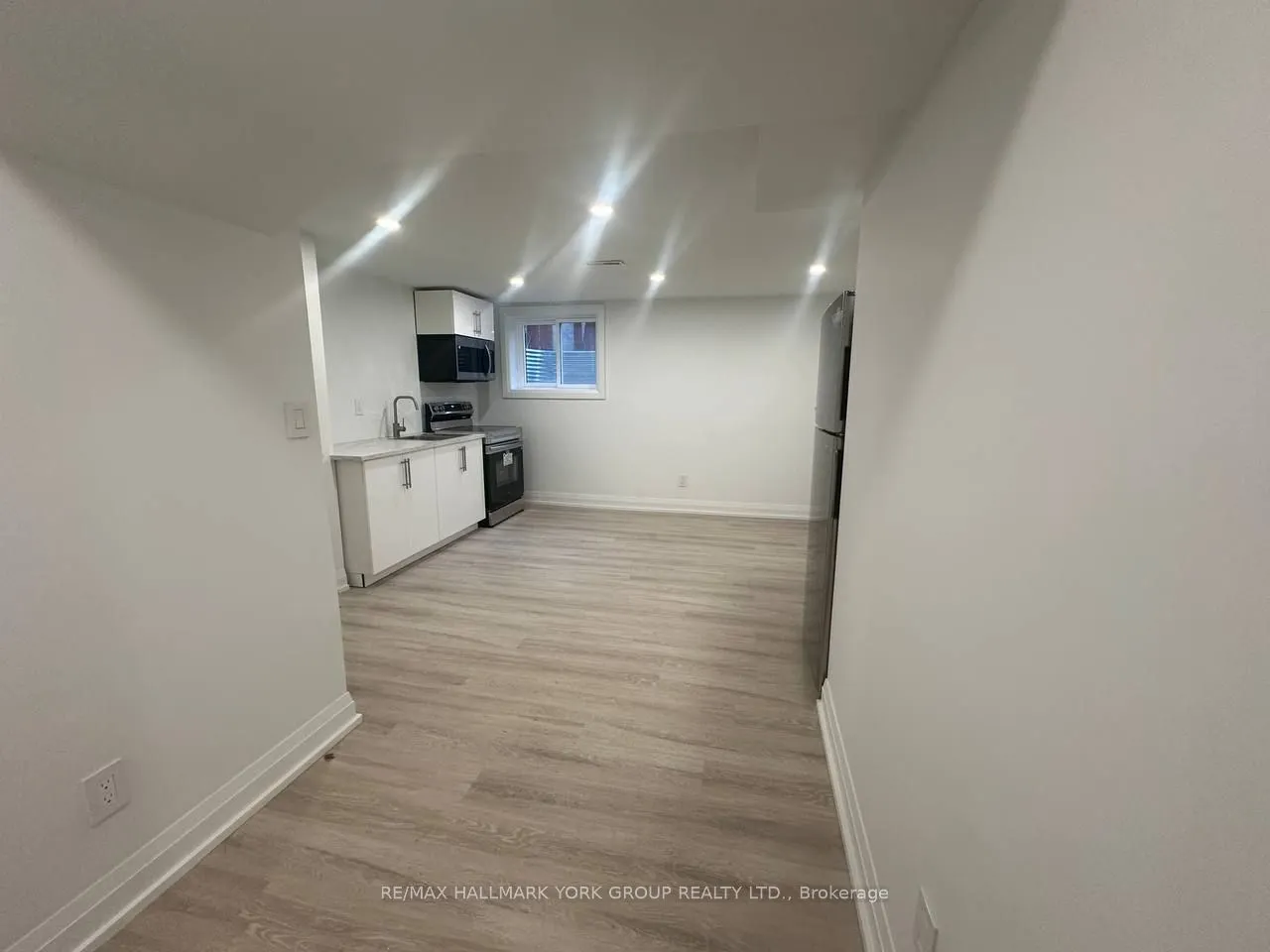 106 Woodpark Place E, #BASEMENT