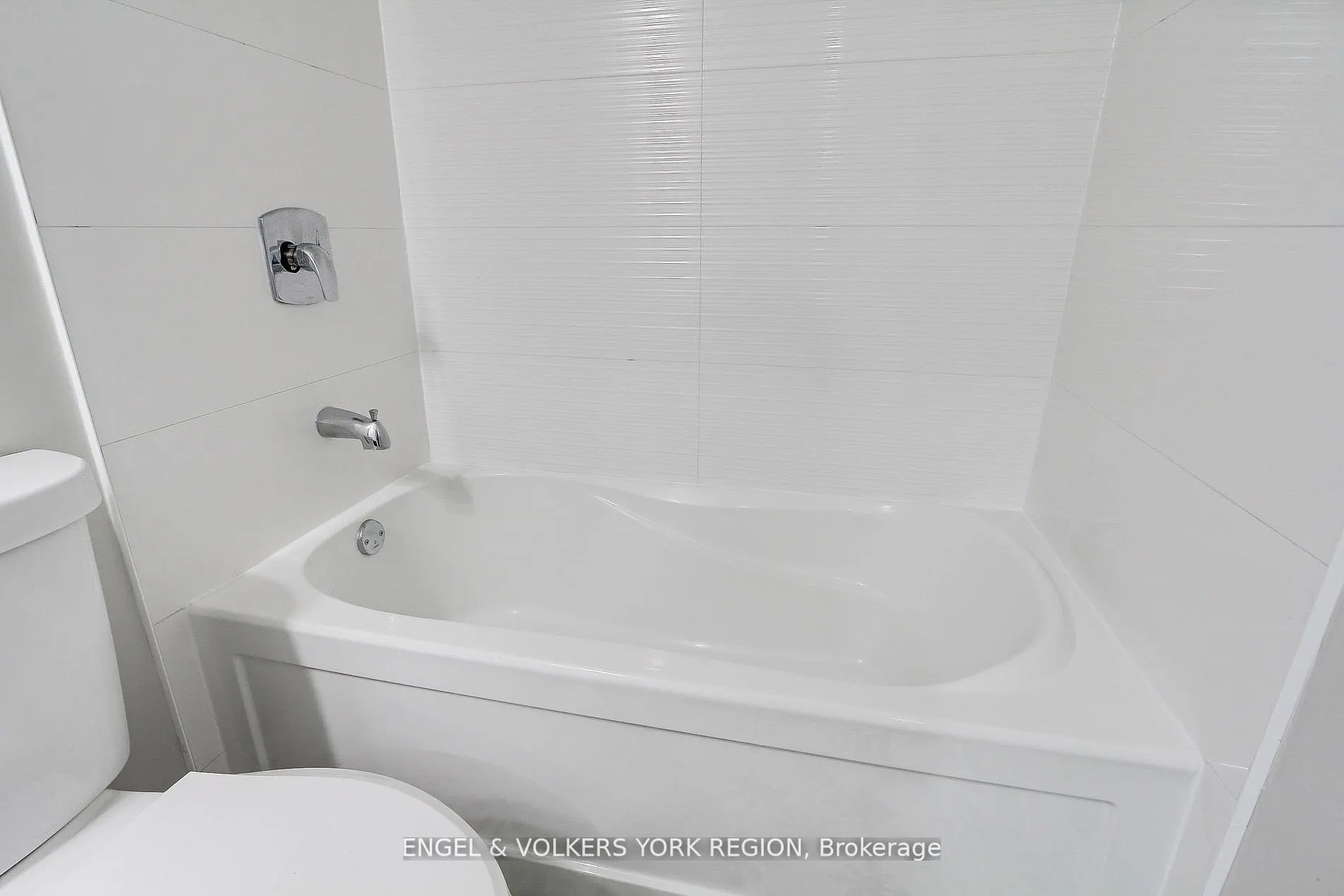 4 Valley Point Crescent, #Bsmt