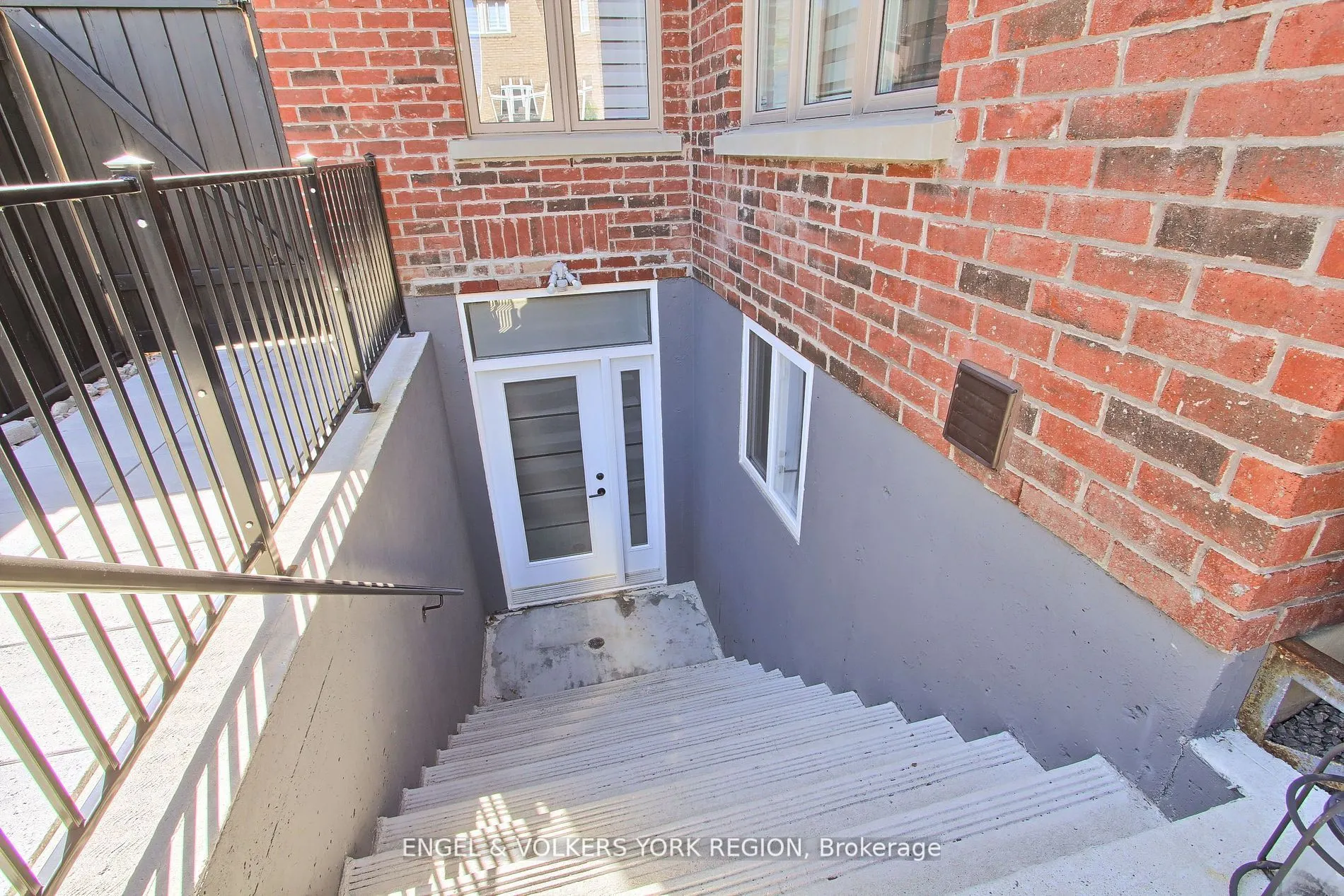 4 Valley Point Crescent, #Bsmt