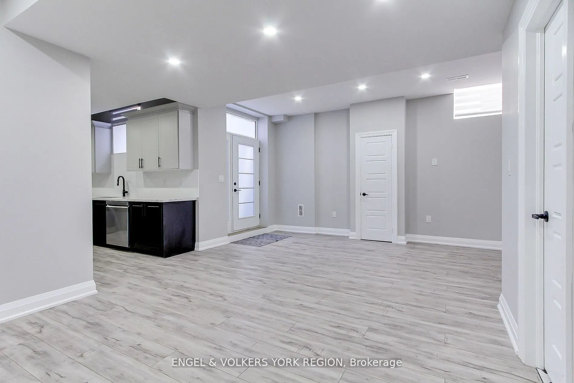 4 Valley Point Crescent, #Bsmt