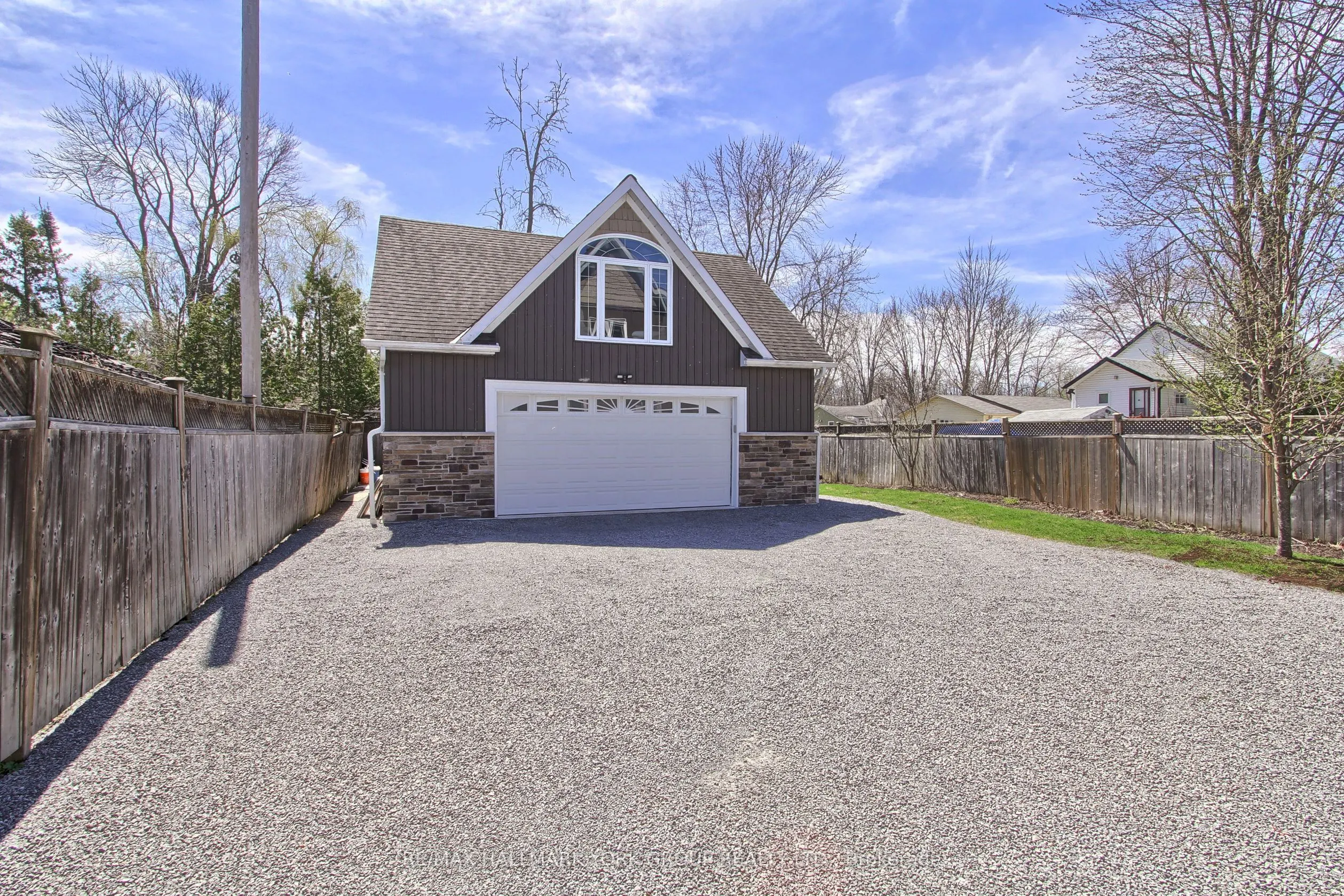 303 LAKE DR EAST UNIT A Drive