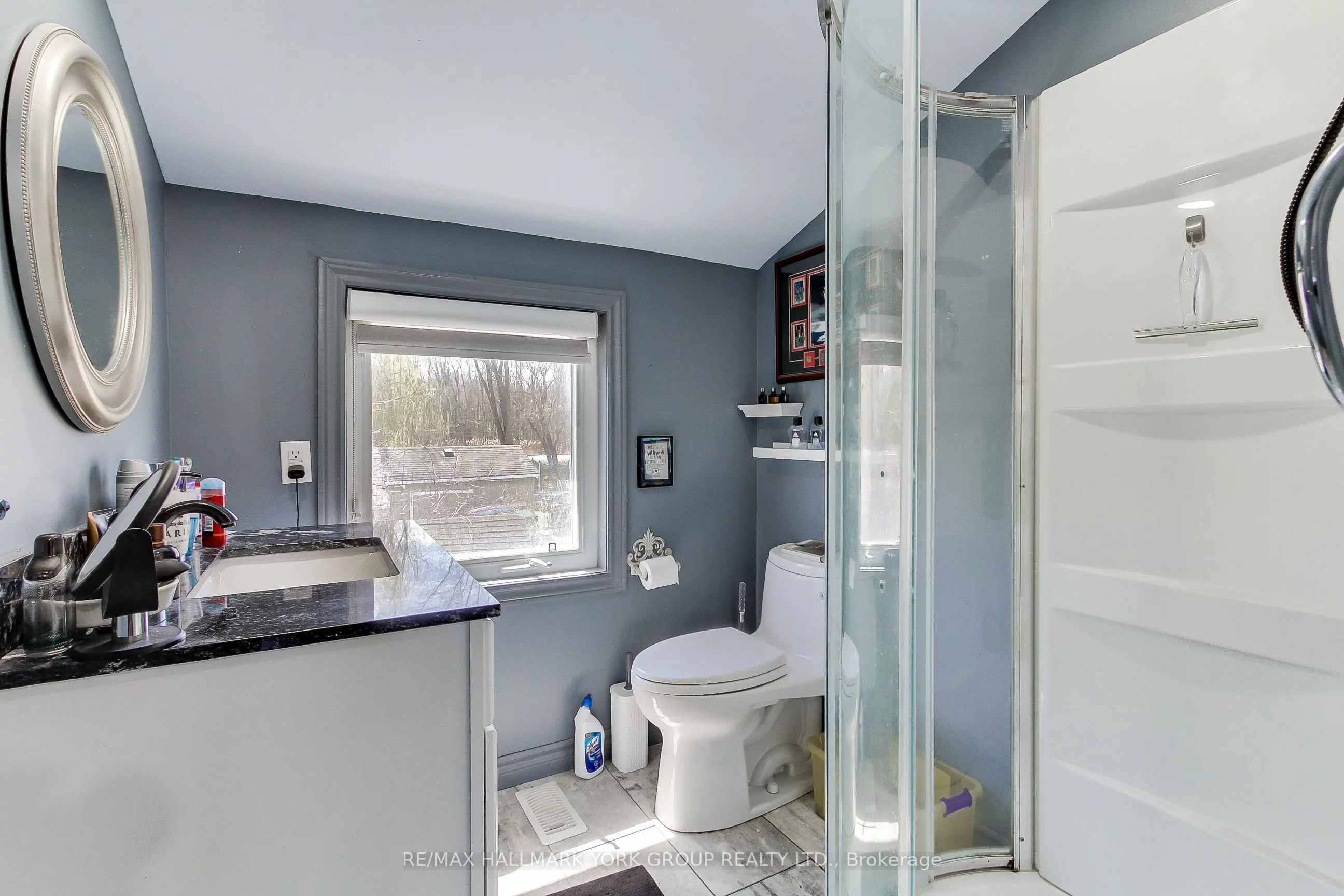 303 LAKE DR EAST UNIT A Drive