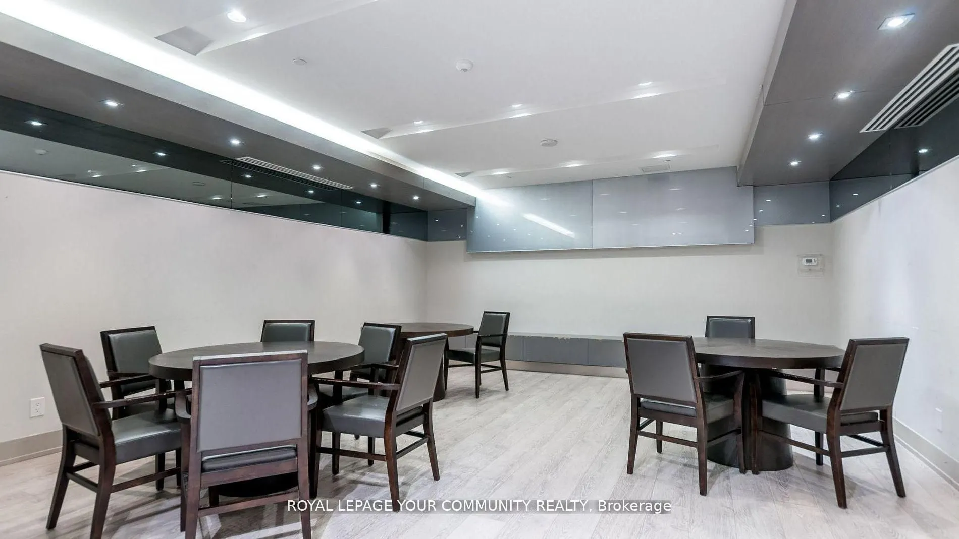 7171 Yonge Street, #1403