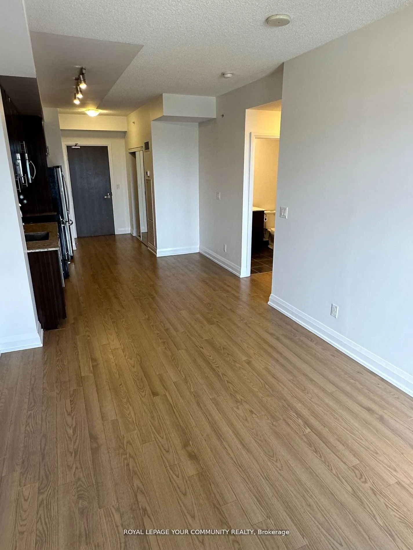 7171 Yonge Street, #1403
