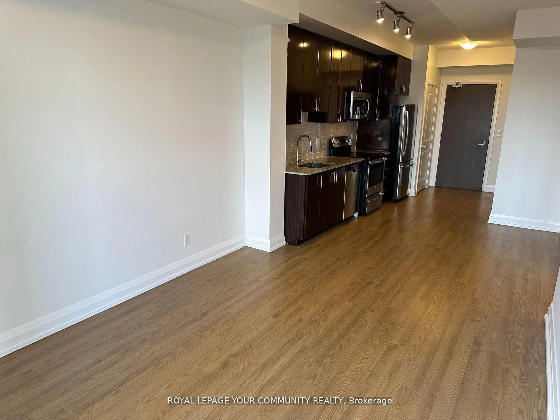 7171 Yonge Street, #1403