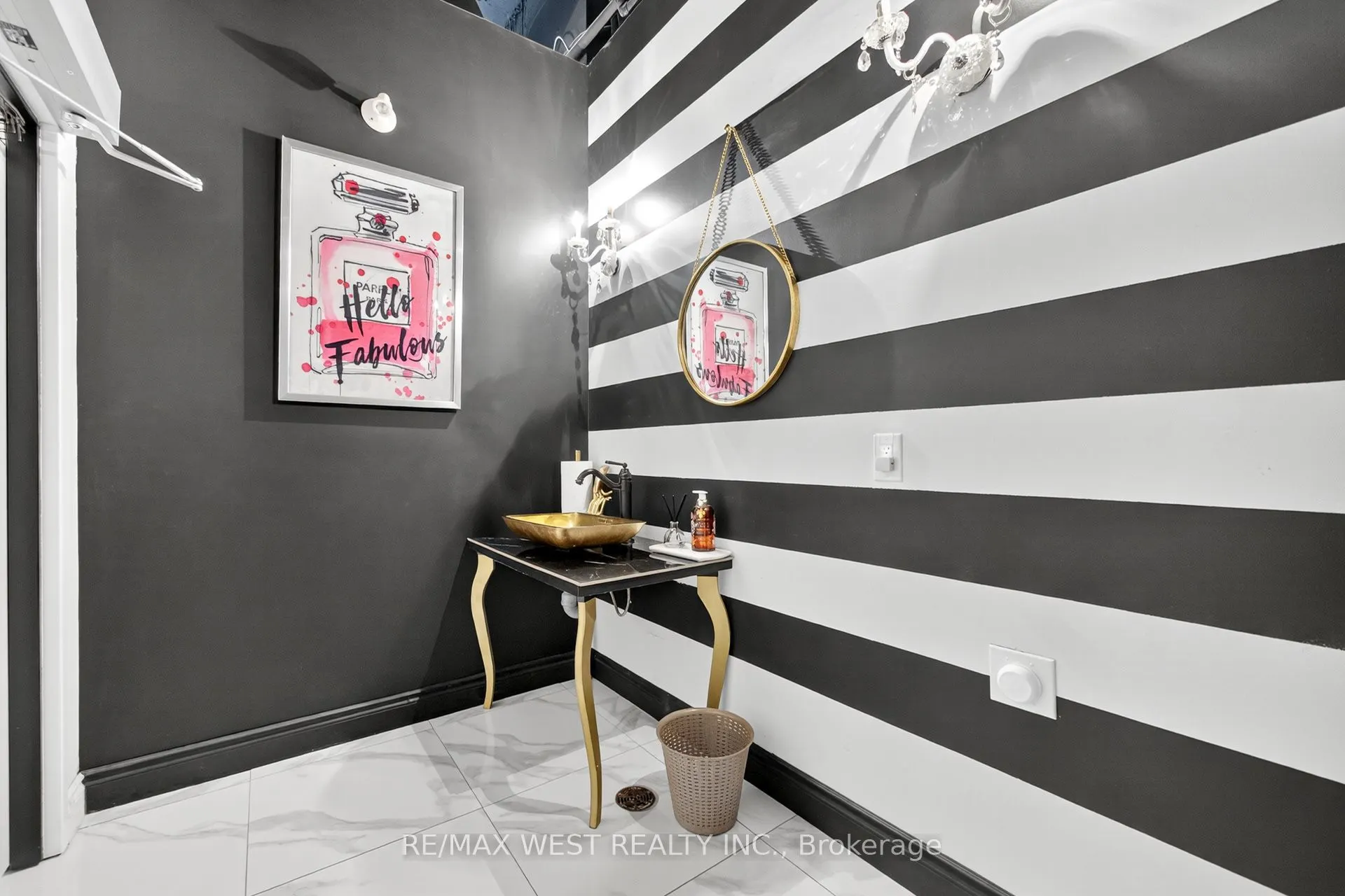 2396 Major Mackenzie Drive W, #7