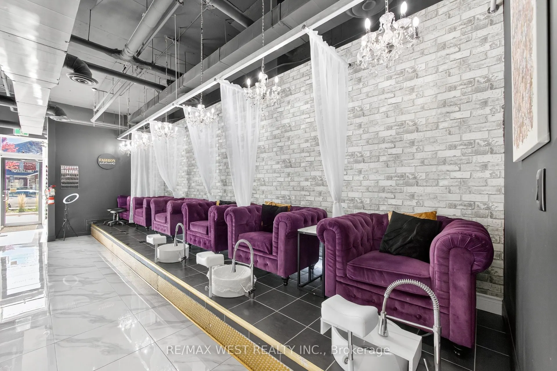 2396 Major Mackenzie Drive W, #7