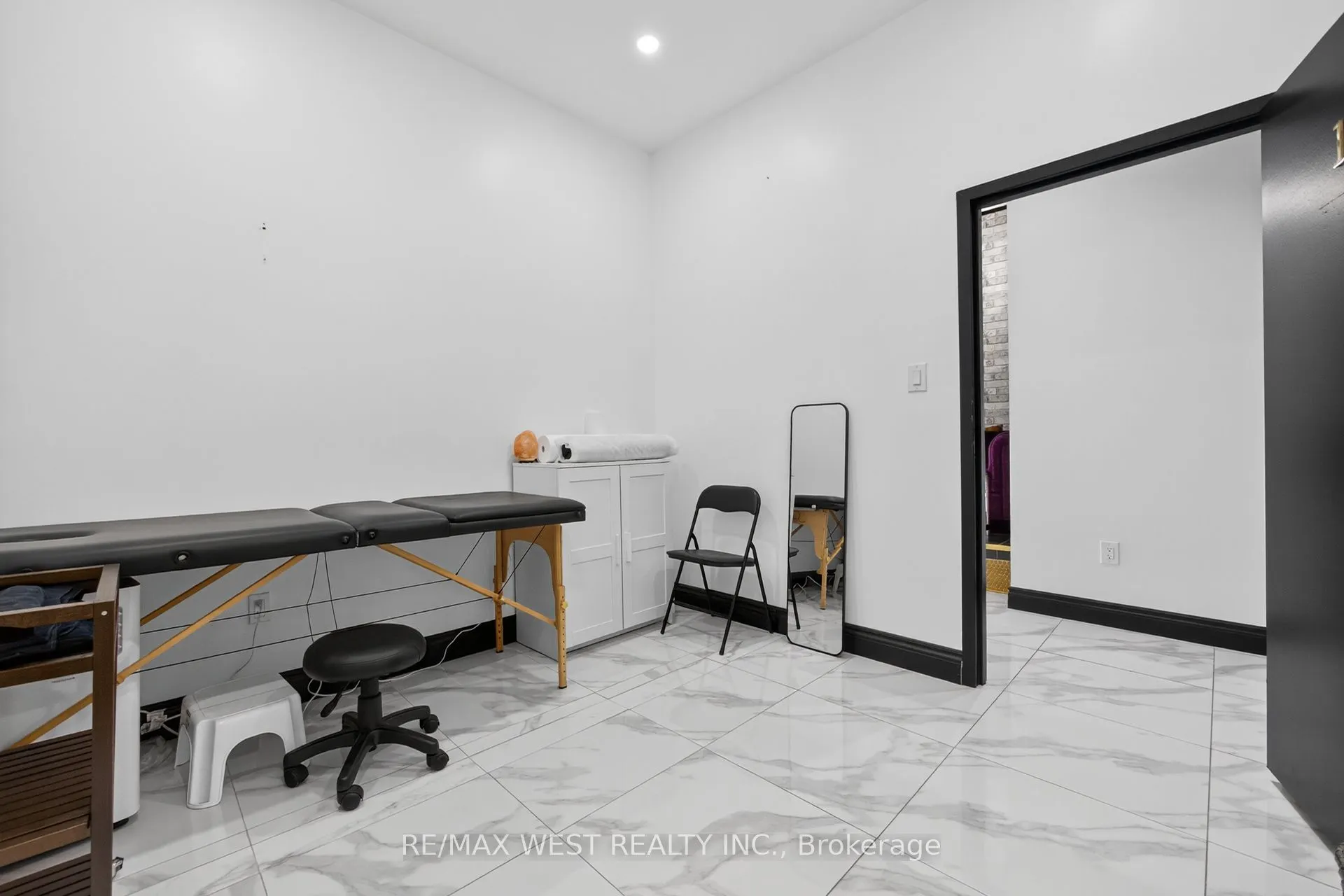 2396 Major Mackenzie Drive W, #7